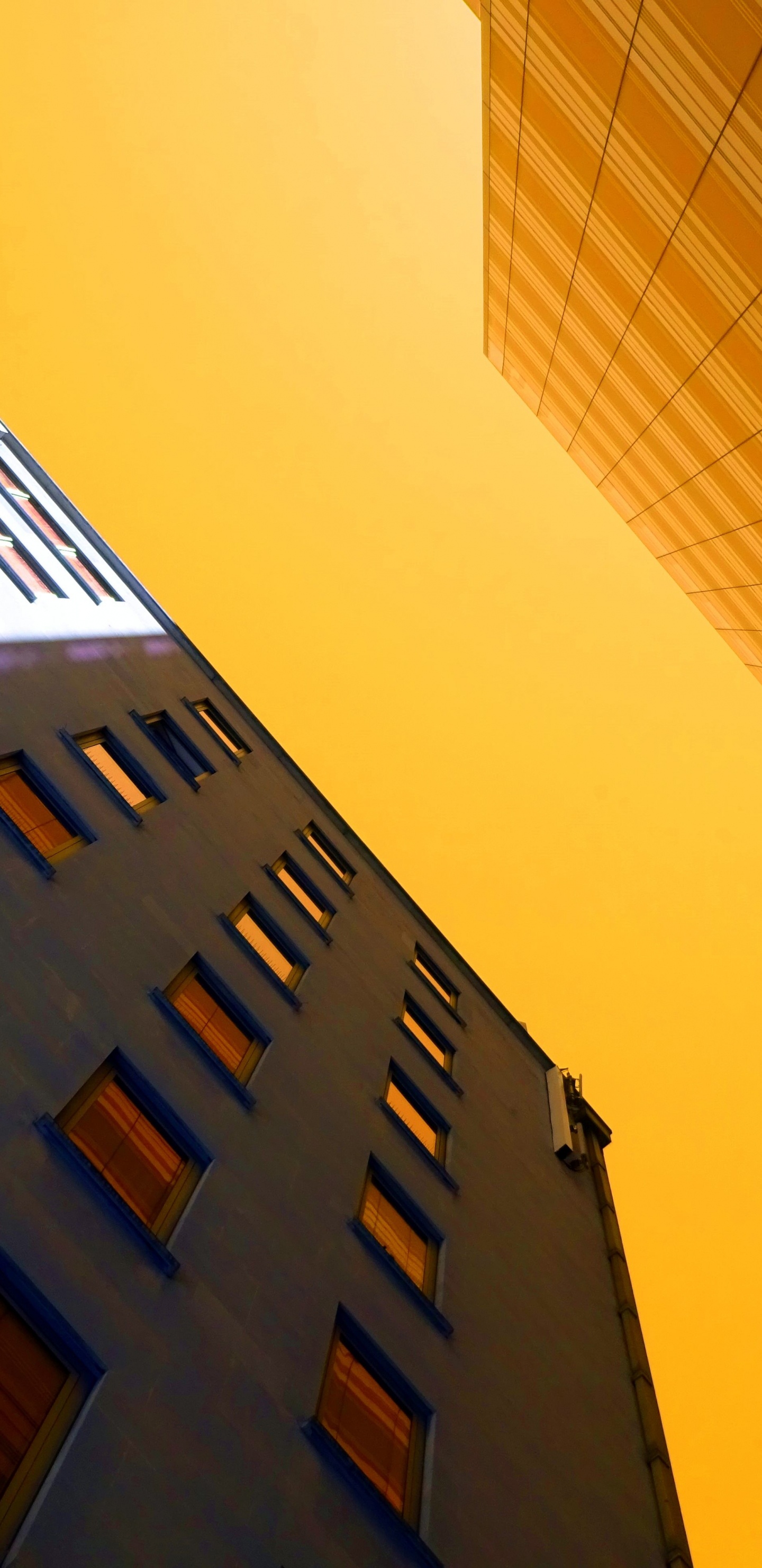 Brown Concrete Building During Daytime. Wallpaper in 1440x2960 Resolution