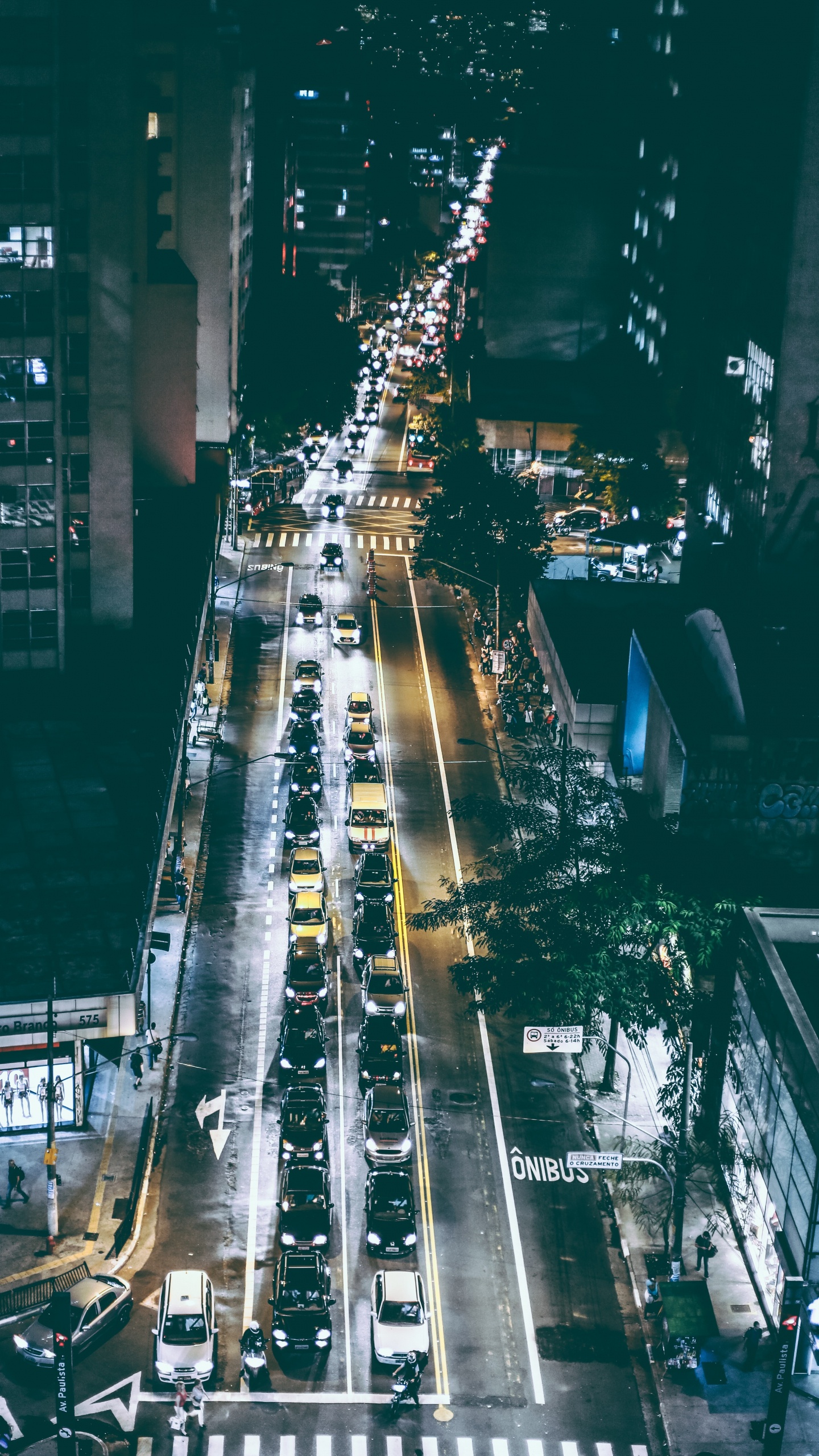 Queen Plaza ky Hoa, Cars, Building, Infrastructure, Electricity. Wallpaper in 1440x2560 Resolution