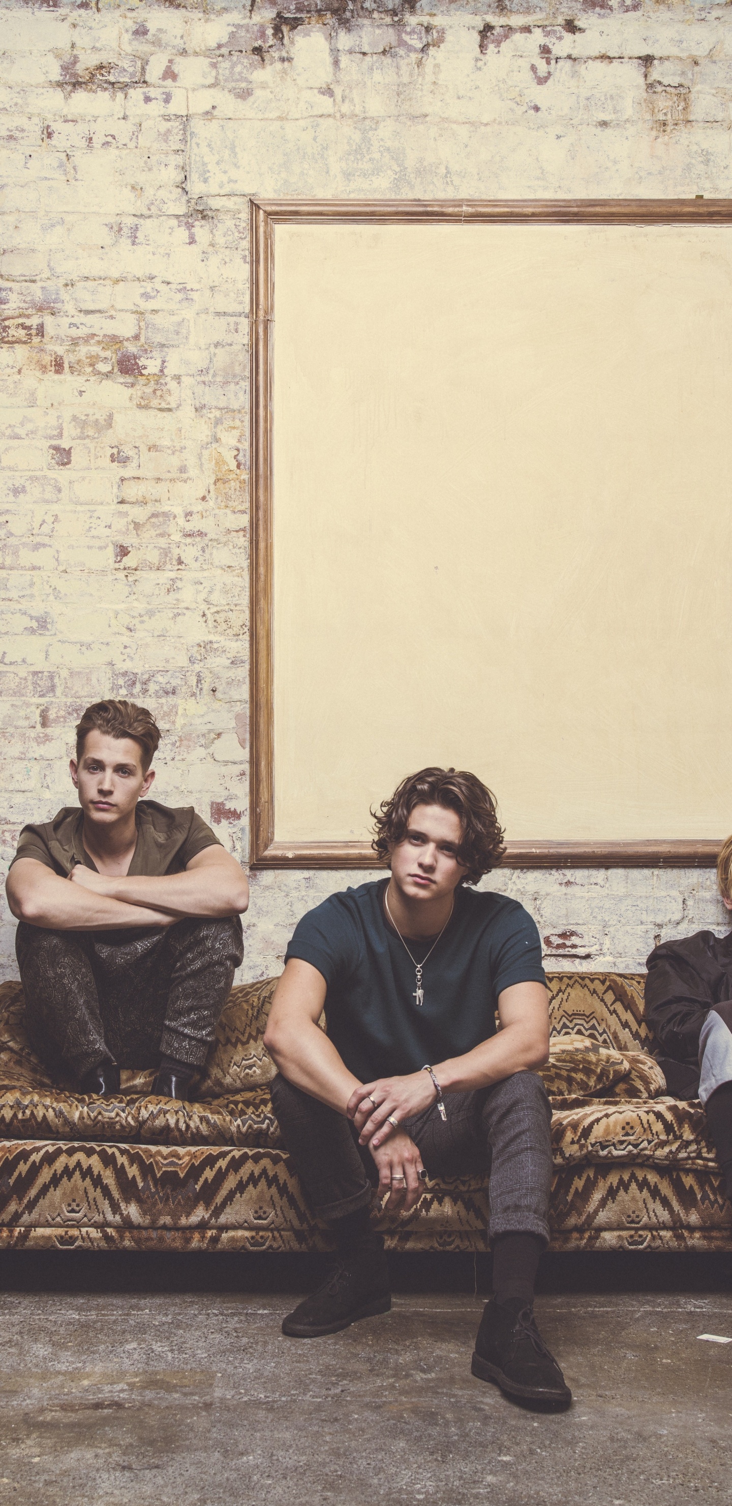 Gira de Vampiros 2017, Concierto, Mueble, Los Vampiros, Arte. Wallpaper in 1440x2960 Resolution