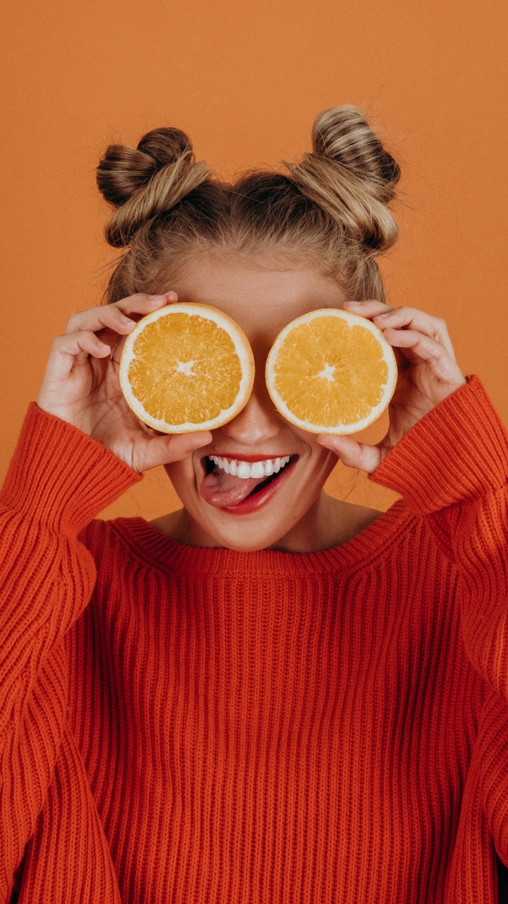 Pose With Orange, Portrait, Orange Juice, Juice, Orange. Wallpaper in 720x1280 Resolution