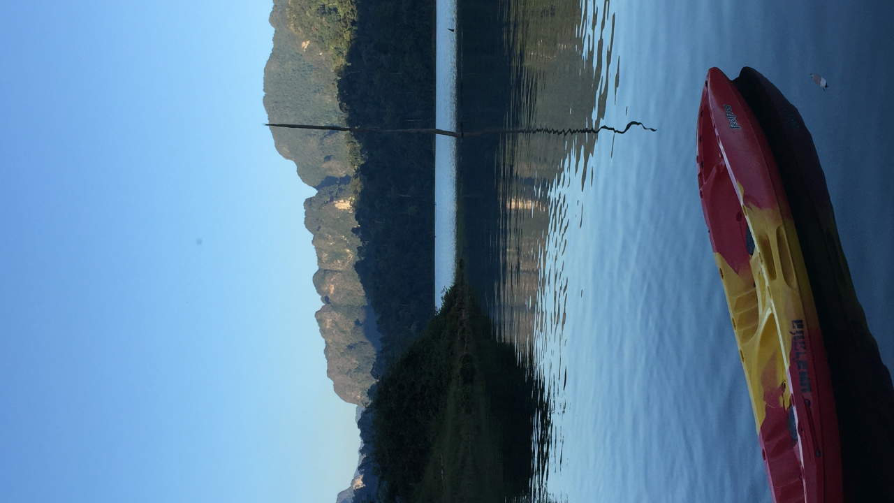 Wasser, Vegetation, Azure, Sonnenlicht, Ruhe. Wallpaper in 1280x720 Resolution