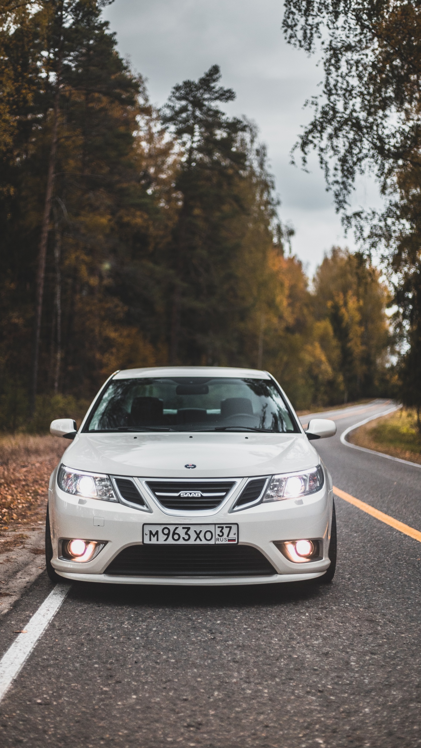 White Bmw Car on Road During Daytime. Wallpaper in 1440x2560 Resolution