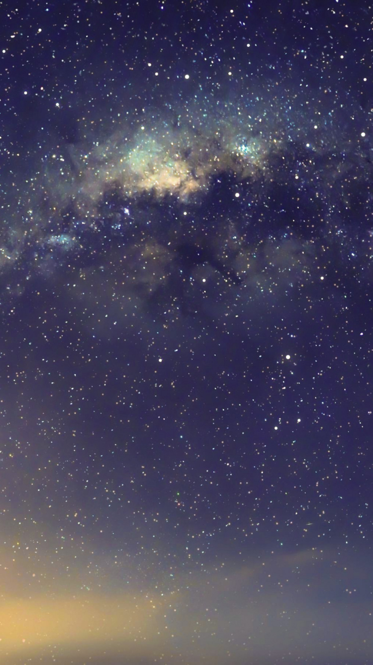 Blue Sky With White Clouds. Wallpaper in 750x1334 Resolution