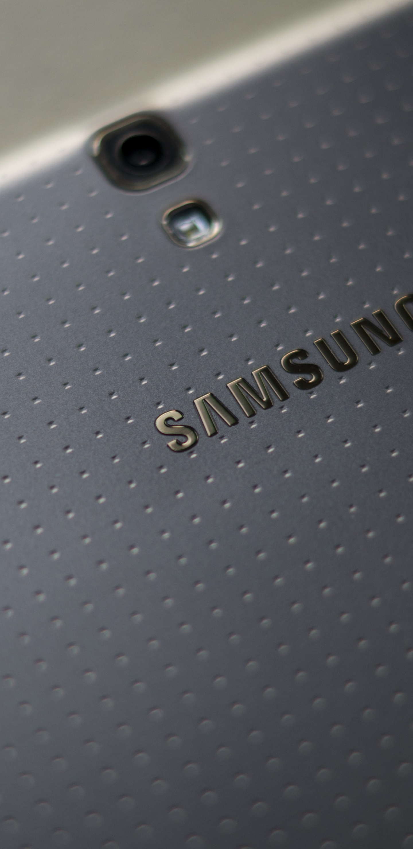 Grauer Acer-Laptop-Computer Auf Weißem Tisch. Wallpaper in 1440x2960 Resolution