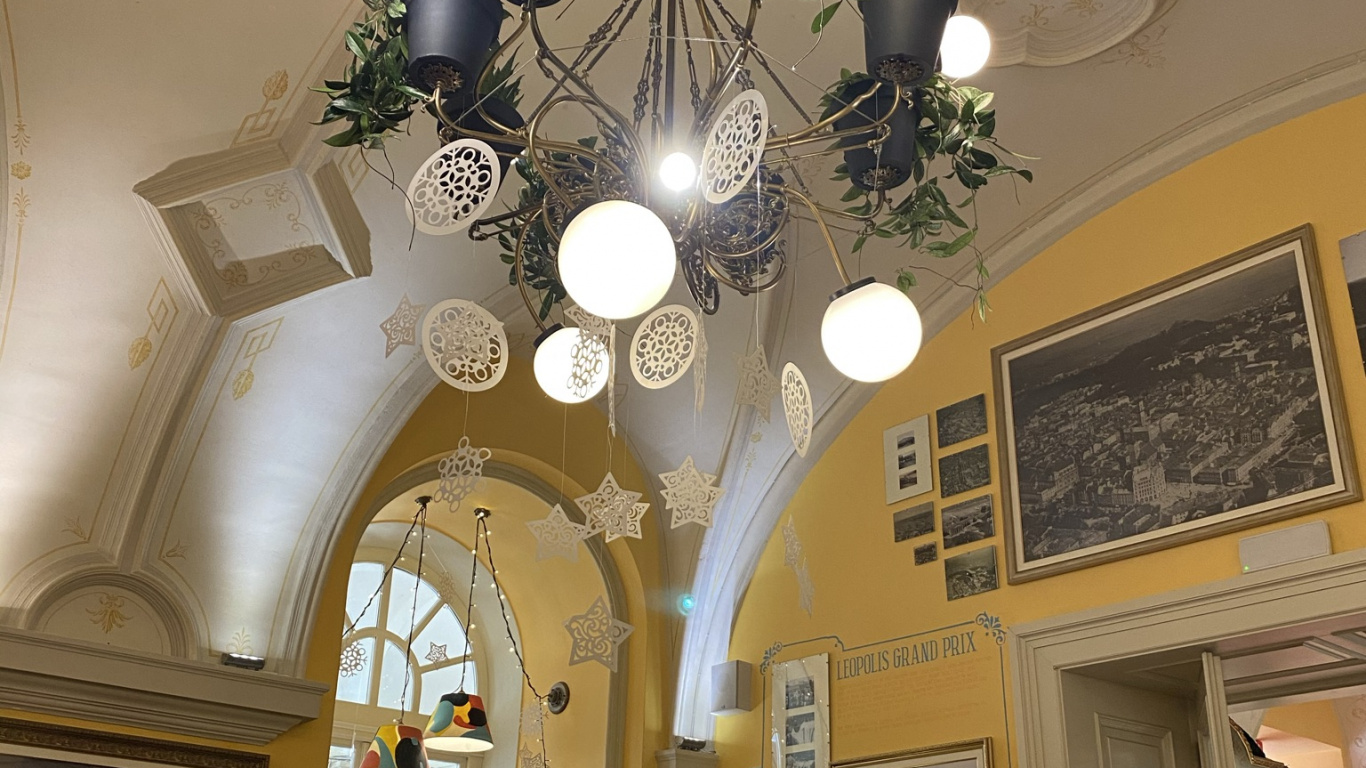 Ceiling, Chandelier, Lampshade, Home, Light Fixture. Wallpaper in 1366x768 Resolution
