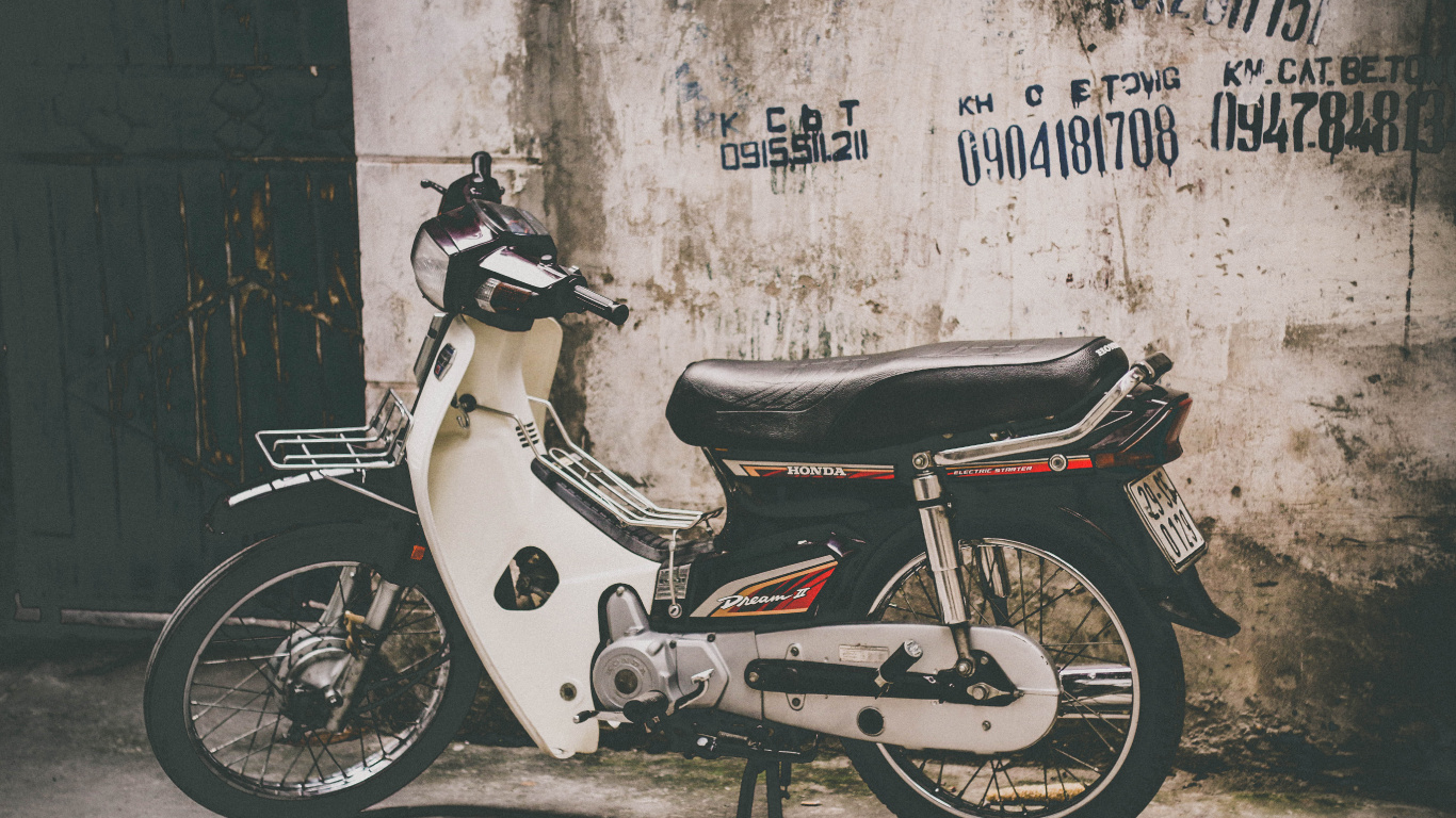Red and White Naked Motorcycle Parked Beside Wall. Wallpaper in 1366x768 Resolution