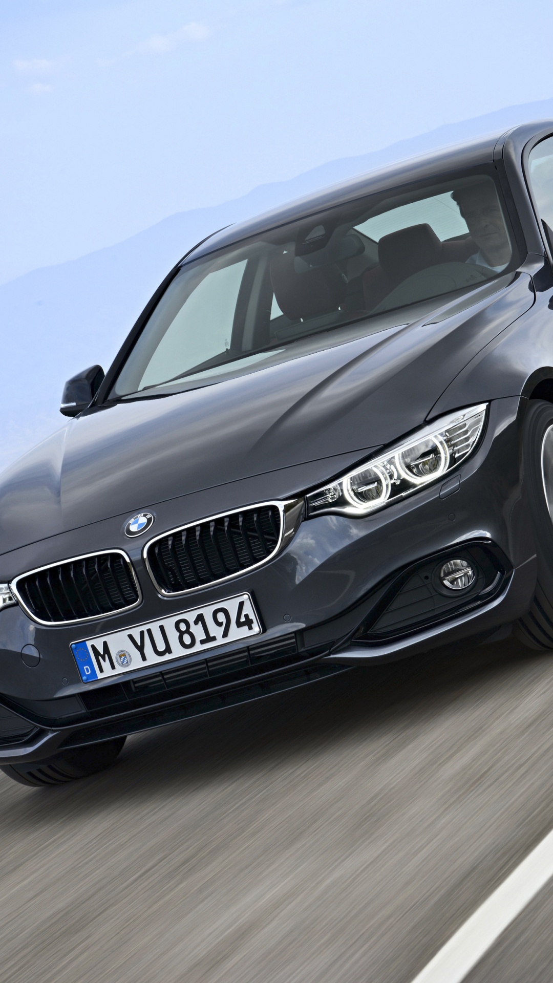 Schwarzer Bmw m 3 Tagsüber Unterwegs. Wallpaper in 1080x1920 Resolution