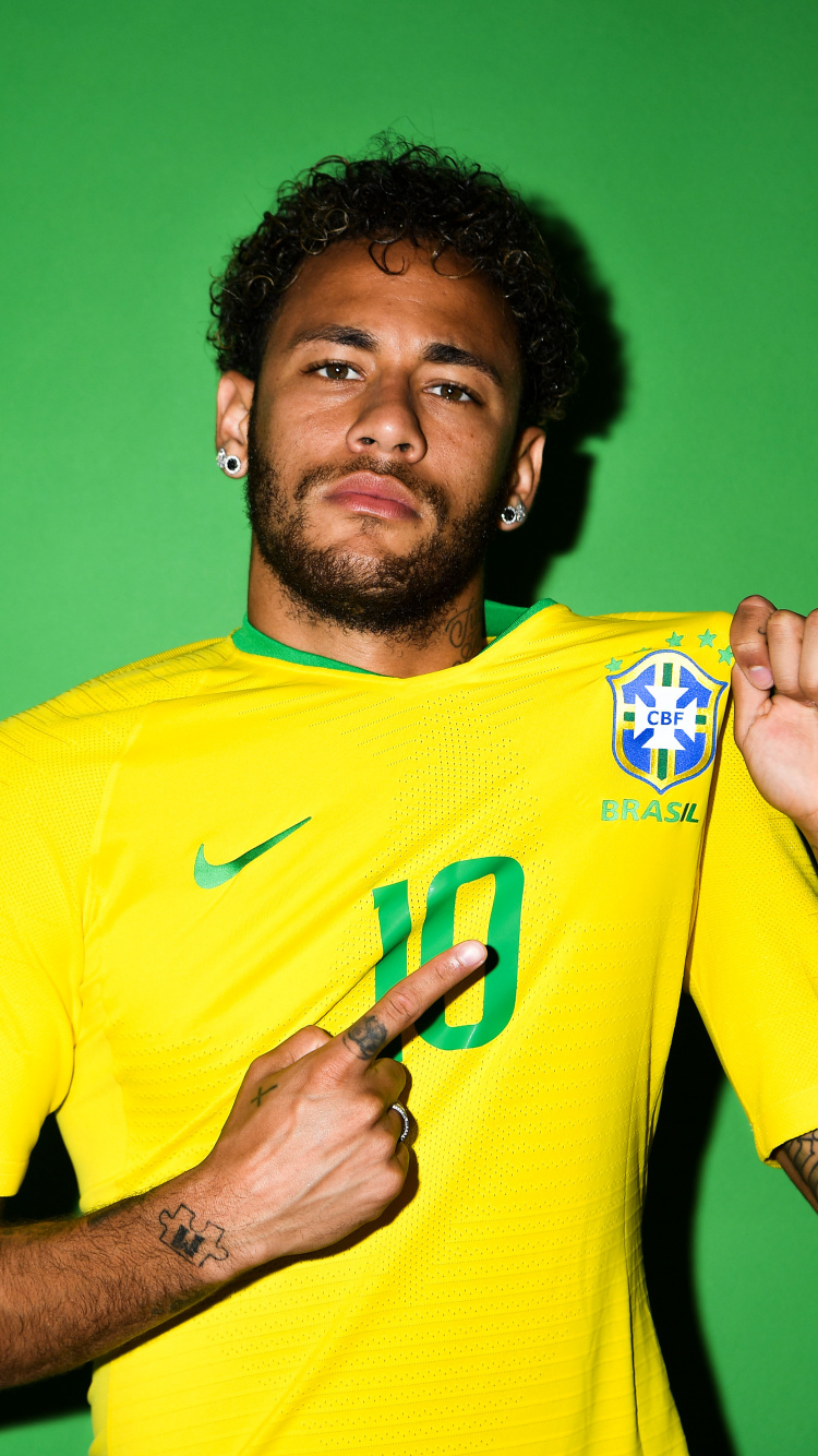 Mann im Gelben Nike-T-Shirt Mit Rundhalsausschnitt. Wallpaper in 750x1334 Resolution