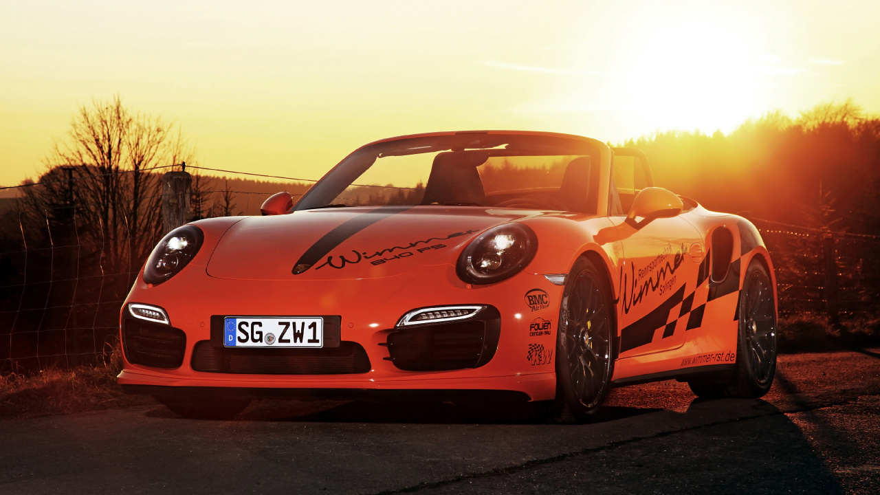 Roter Porsche 911 Tagsüber Unterwegs. Wallpaper in 1280x720 Resolution