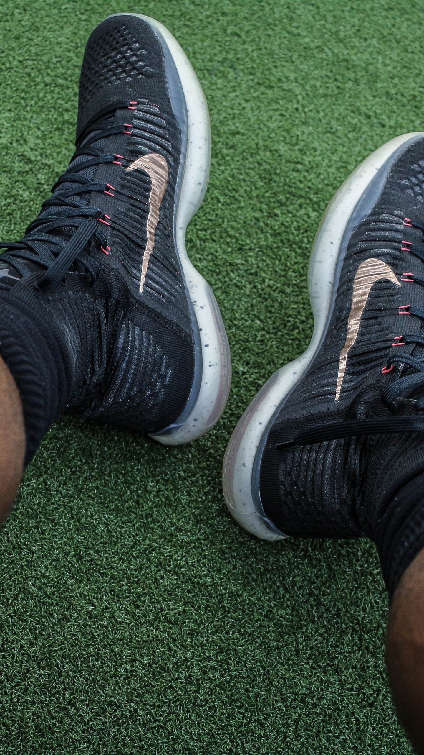 黑色的, 绿色的, 人腿, 草, 腿 壁纸 1440x2560 允许