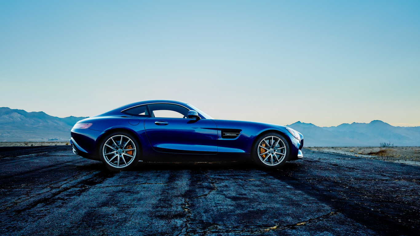 Blue Porsche 911 on Black Sand. Wallpaper in 1366x768 Resolution