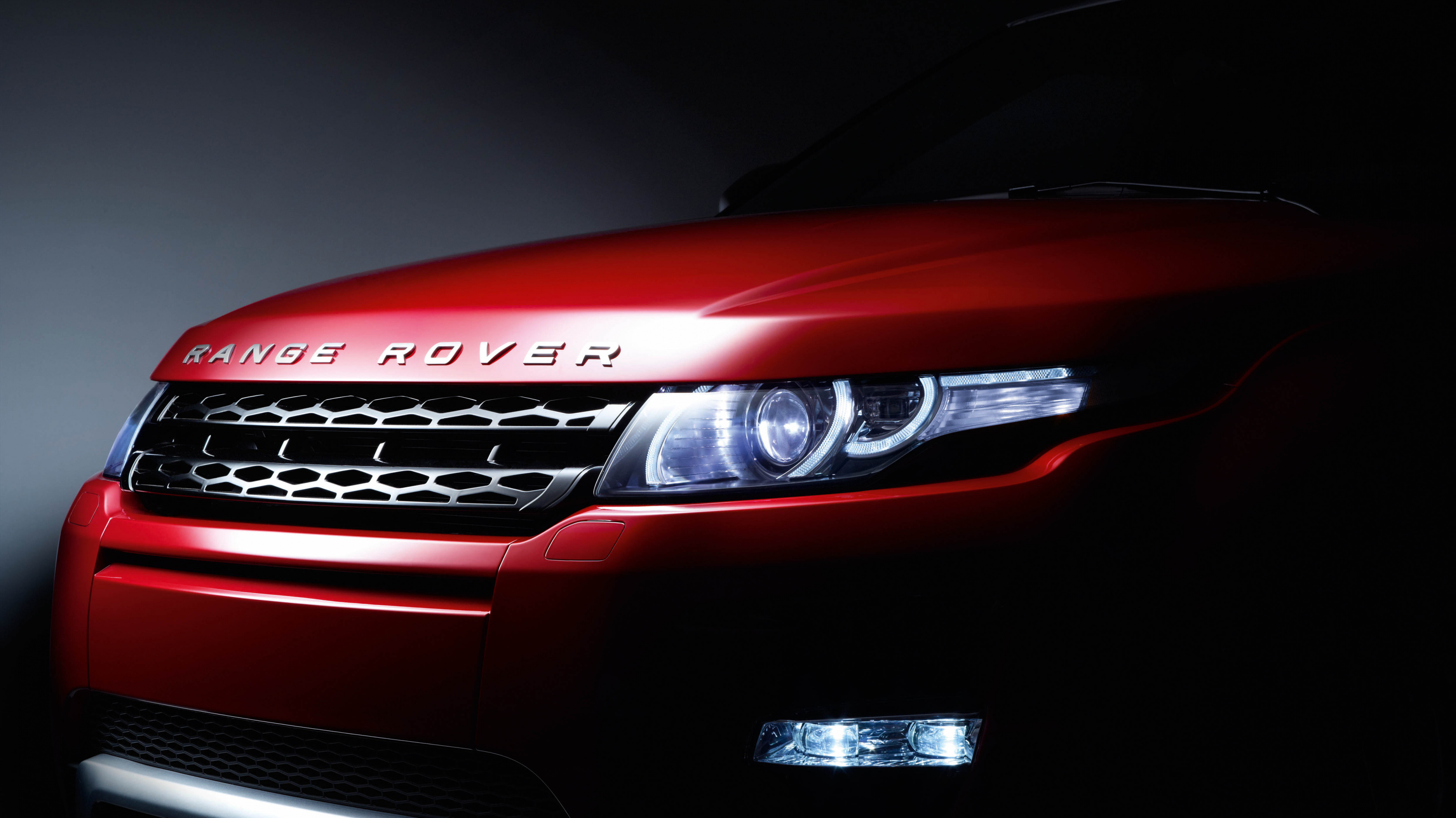 Voiture Mercedes Benz Rouge Sur Fond Noir. Wallpaper in 3840x2160 Resolution