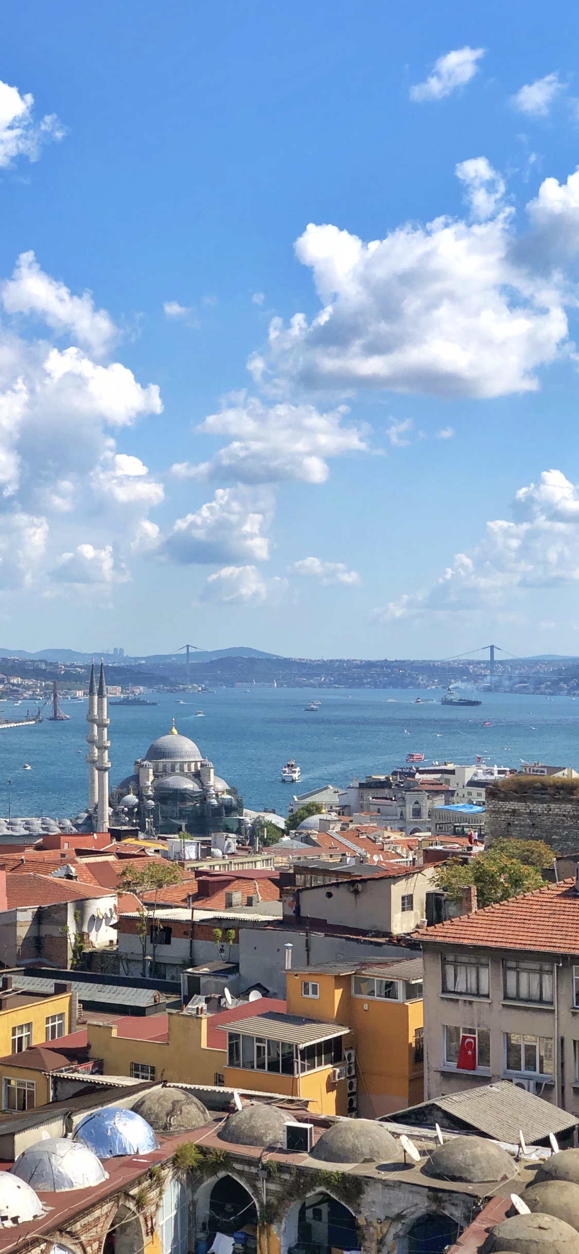 屋顶, 的房子, 积云, 大海, 海岸 壁纸 1125x2436 允许