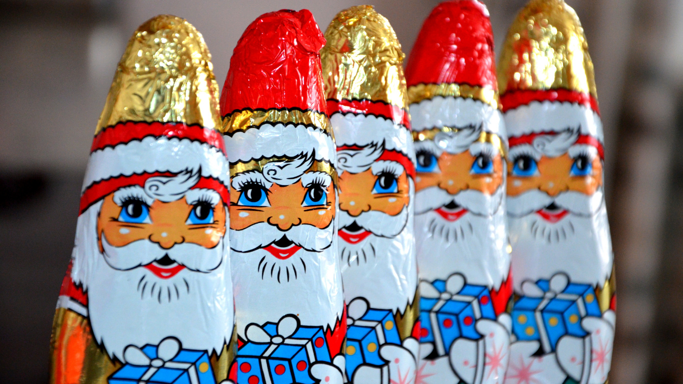 Lanternes Chinoises Rouges et Dorées. Wallpaper in 1366x768 Resolution