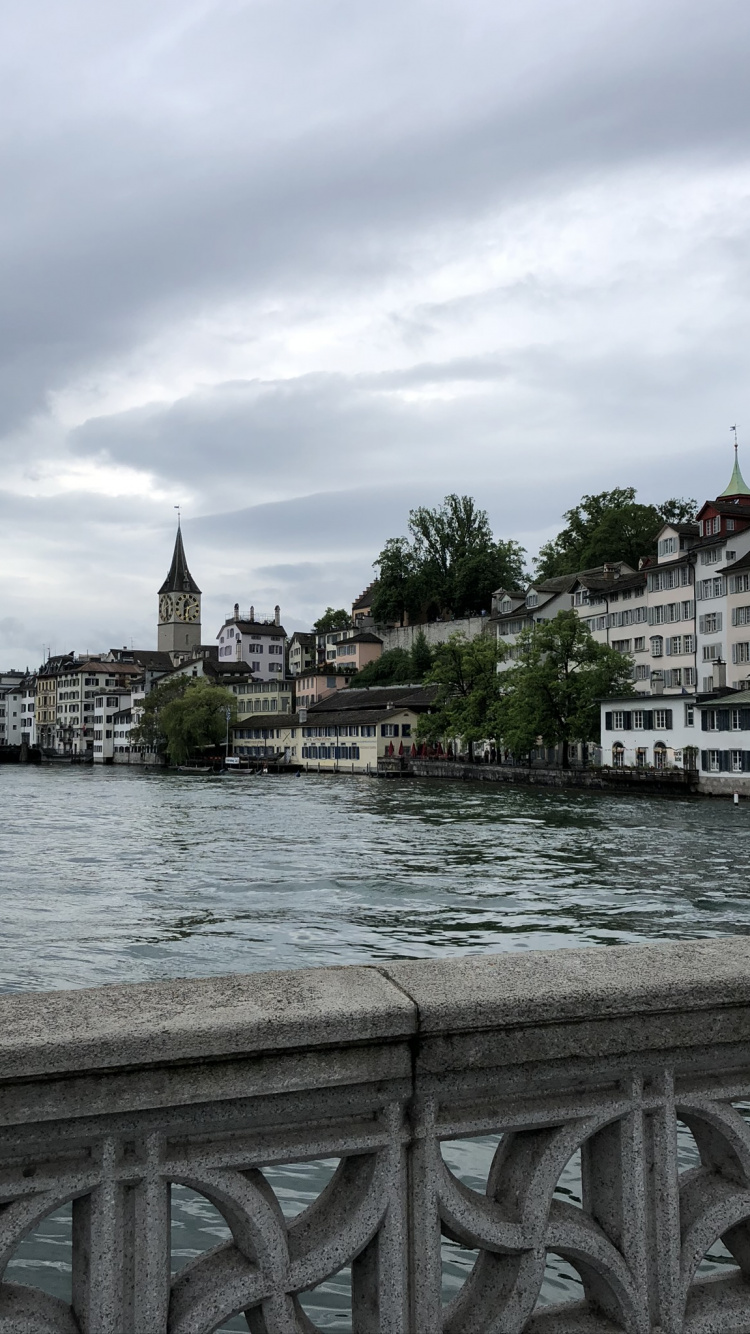 Limmat, Cloud, Wasserstraße, Turmspitze, Kirchturm. Wallpaper in 750x1334 Resolution
