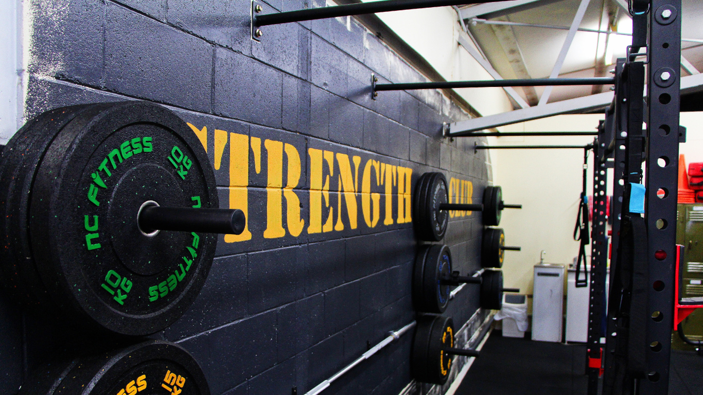 Fitness Centre, Weight Training, Exercise, Bodybuilding, Tire. Wallpaper in 1366x768 Resolution