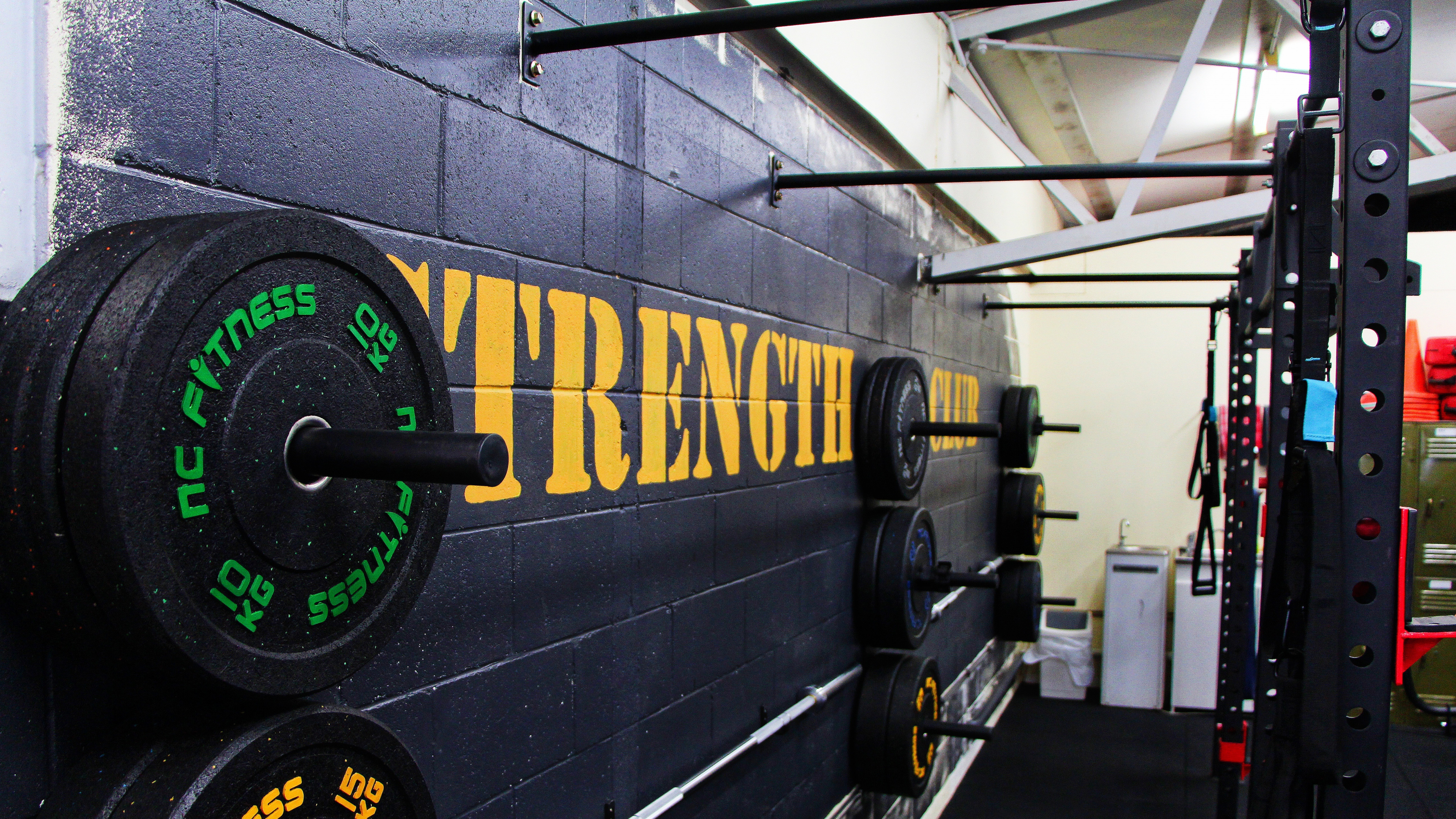 Fitness Centre, Weight Training, Exercise, Bodybuilding, Tire. Wallpaper in 3840x2160 Resolution