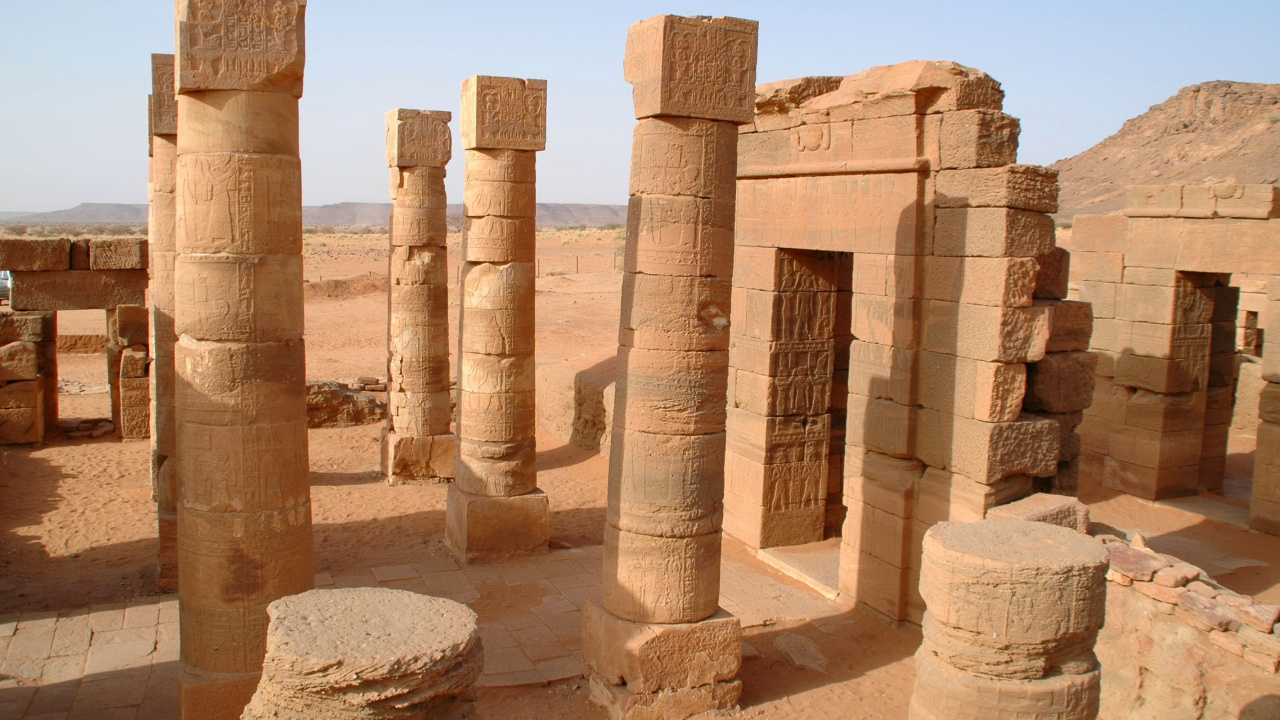 Brown Concrete Pillars During Daytime. Wallpaper in 1280x720 Resolution
