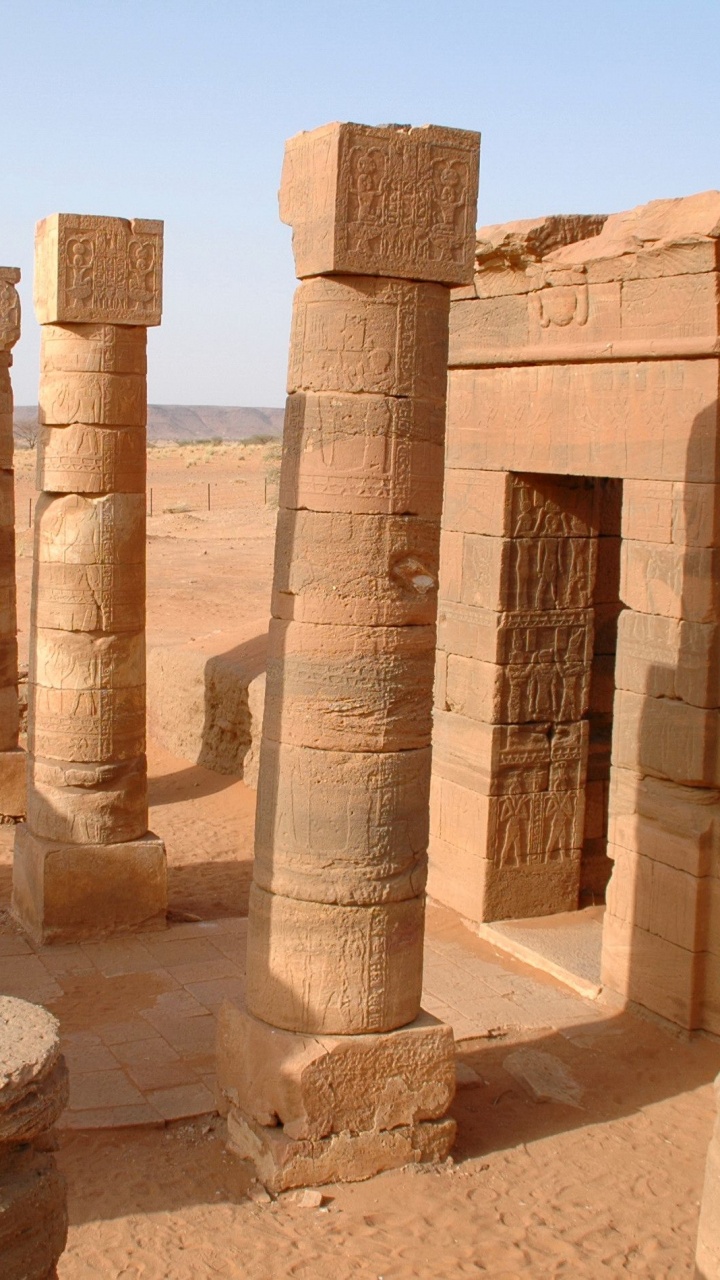 Brown Concrete Pillars During Daytime. Wallpaper in 720x1280 Resolution