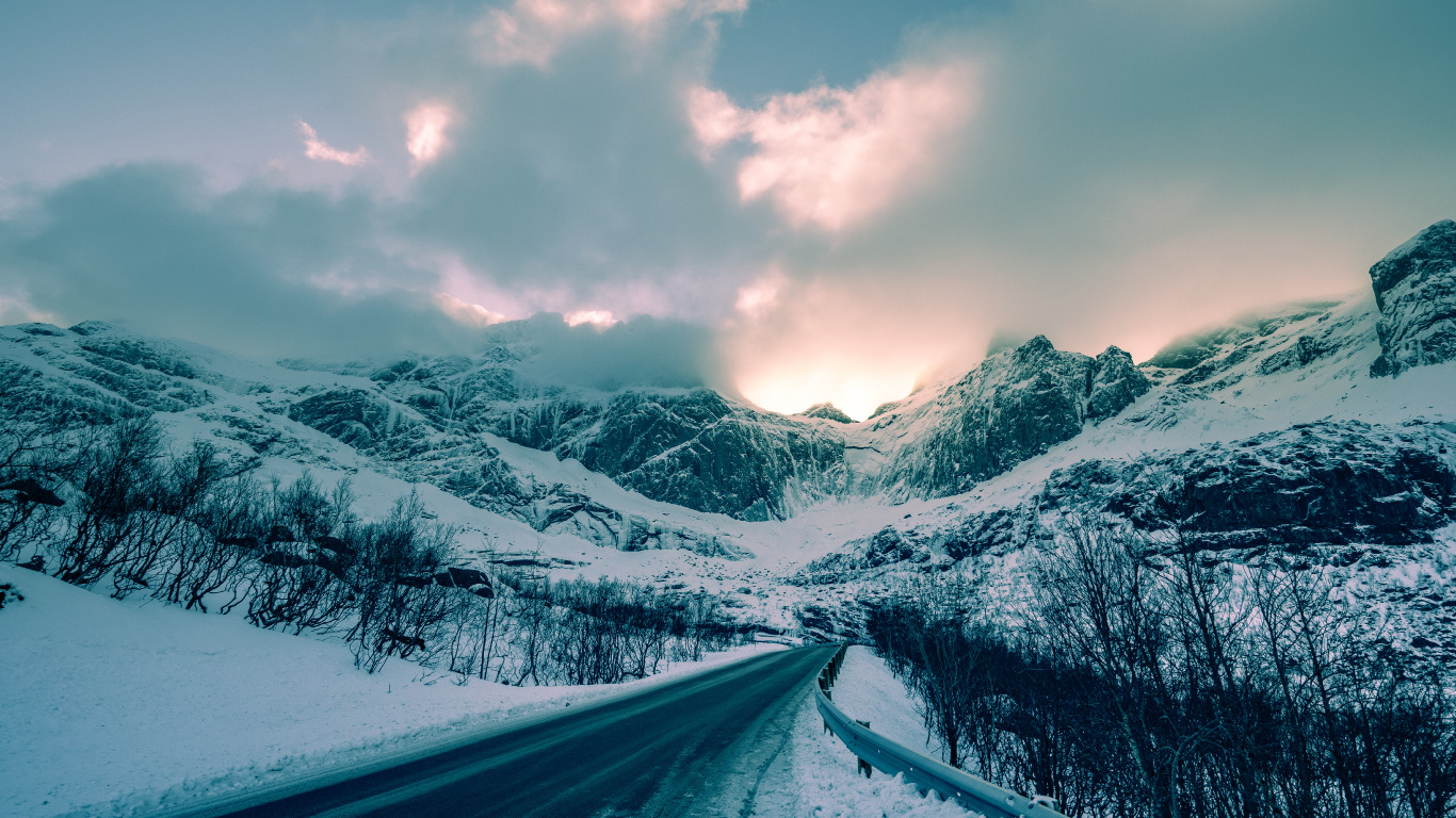 Natur, Winter, Himmel, Schnee, Bergkette. Wallpaper in 1366x768 Resolution