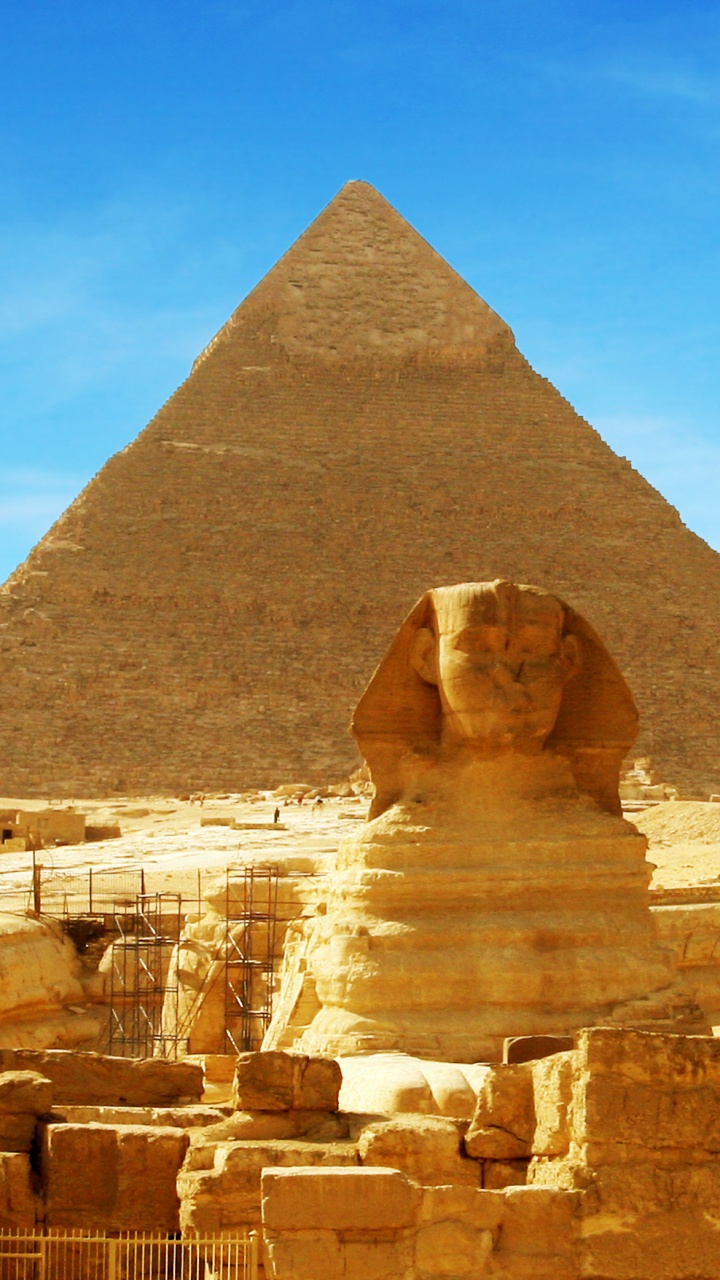 Pirámide de Giza Bajo un Cielo Azul Durante el Día. Wallpaper in 720x1280 Resolution
