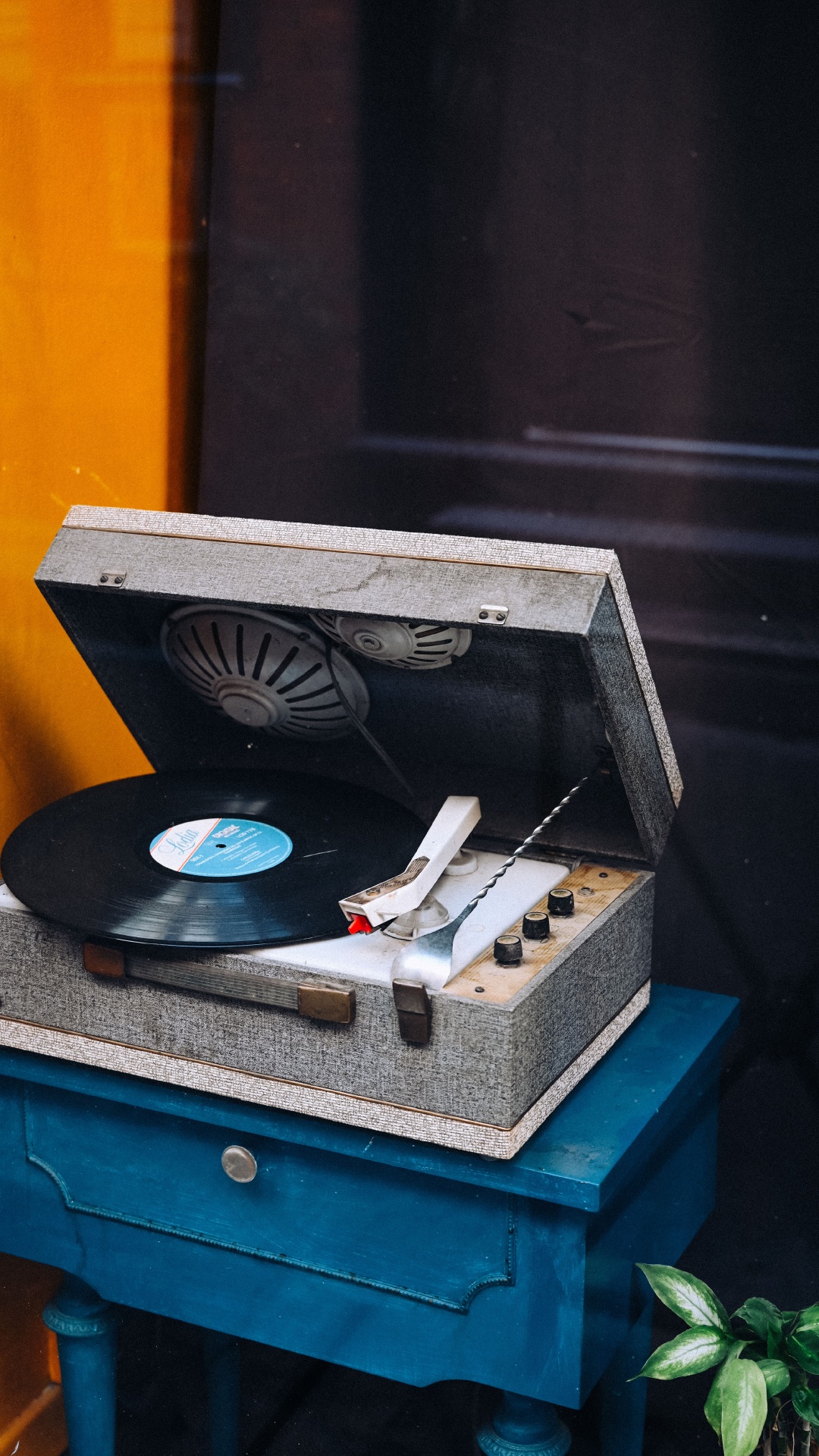 Habitación, Mueble, Todavía la Vida, Gas, Tabla. Wallpaper in 1080x1920 Resolution