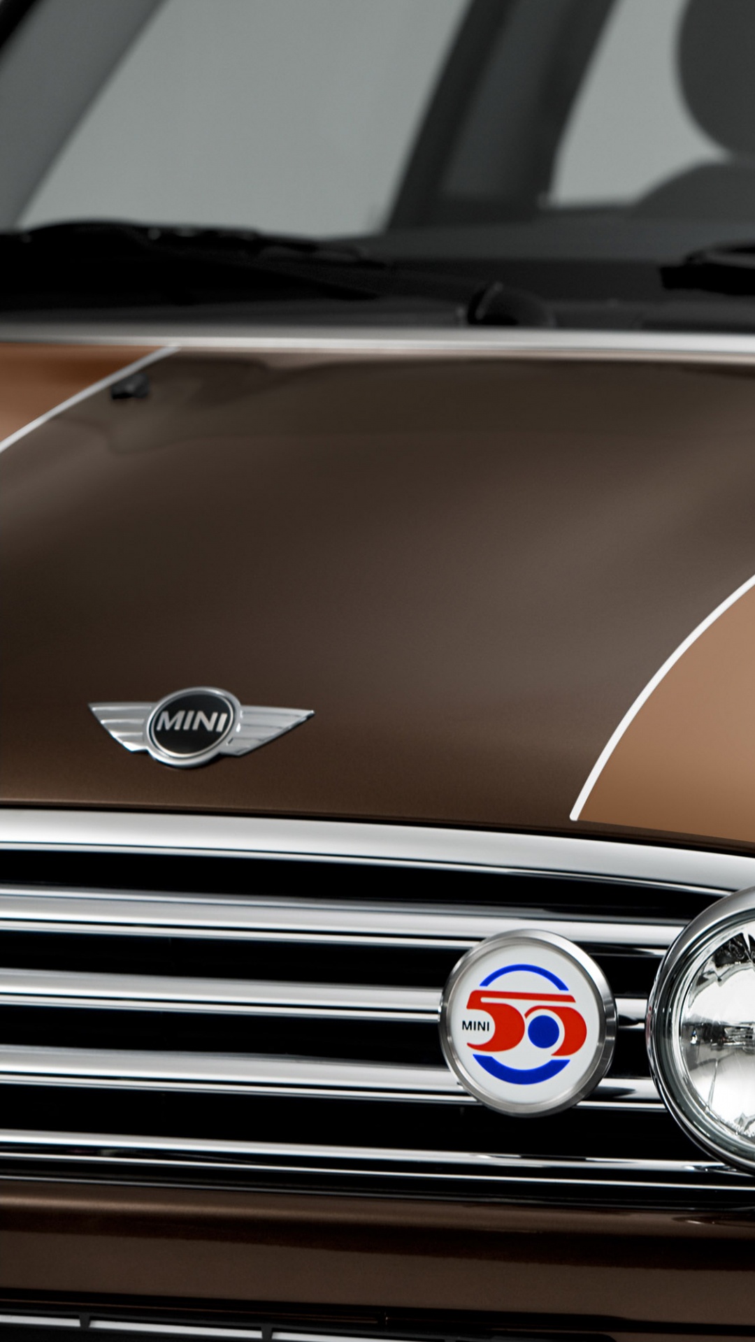 Coche Plateado Con Rueda Cromada. Wallpaper in 1080x1920 Resolution