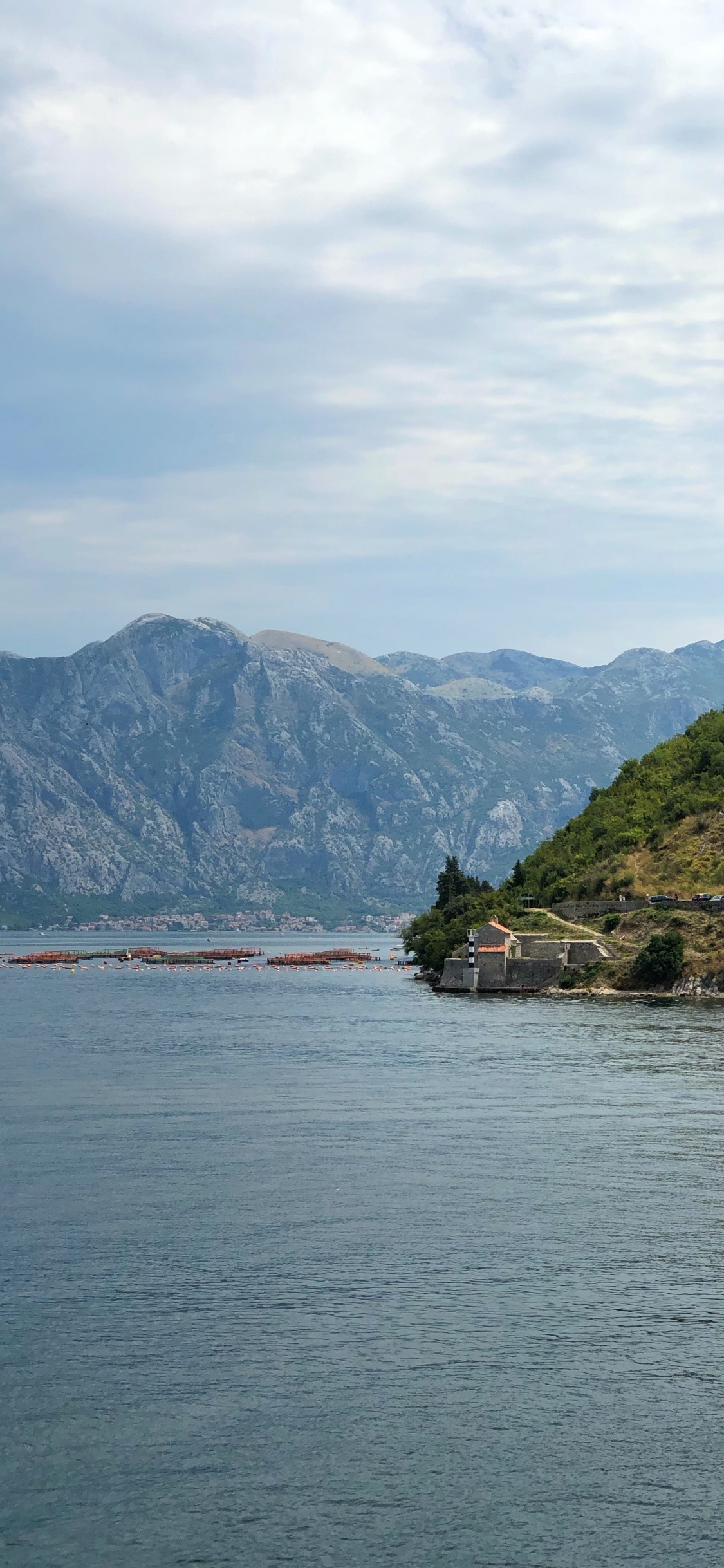 Coast, Public Domain, License, Body of Water, Mountainous Landforms. Wallpaper in 1125x2436 Resolution