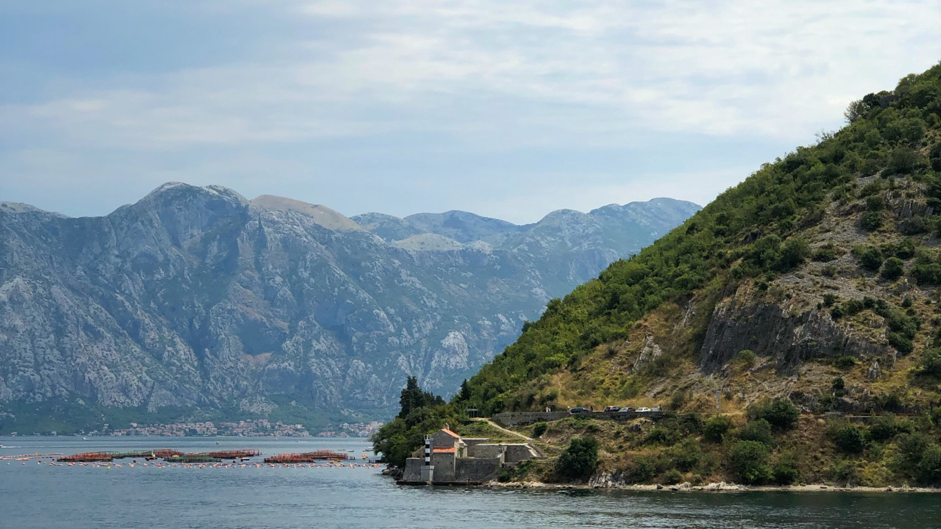 Coast, Public Domain, License, Body of Water, Mountainous Landforms. Wallpaper in 1366x768 Resolution