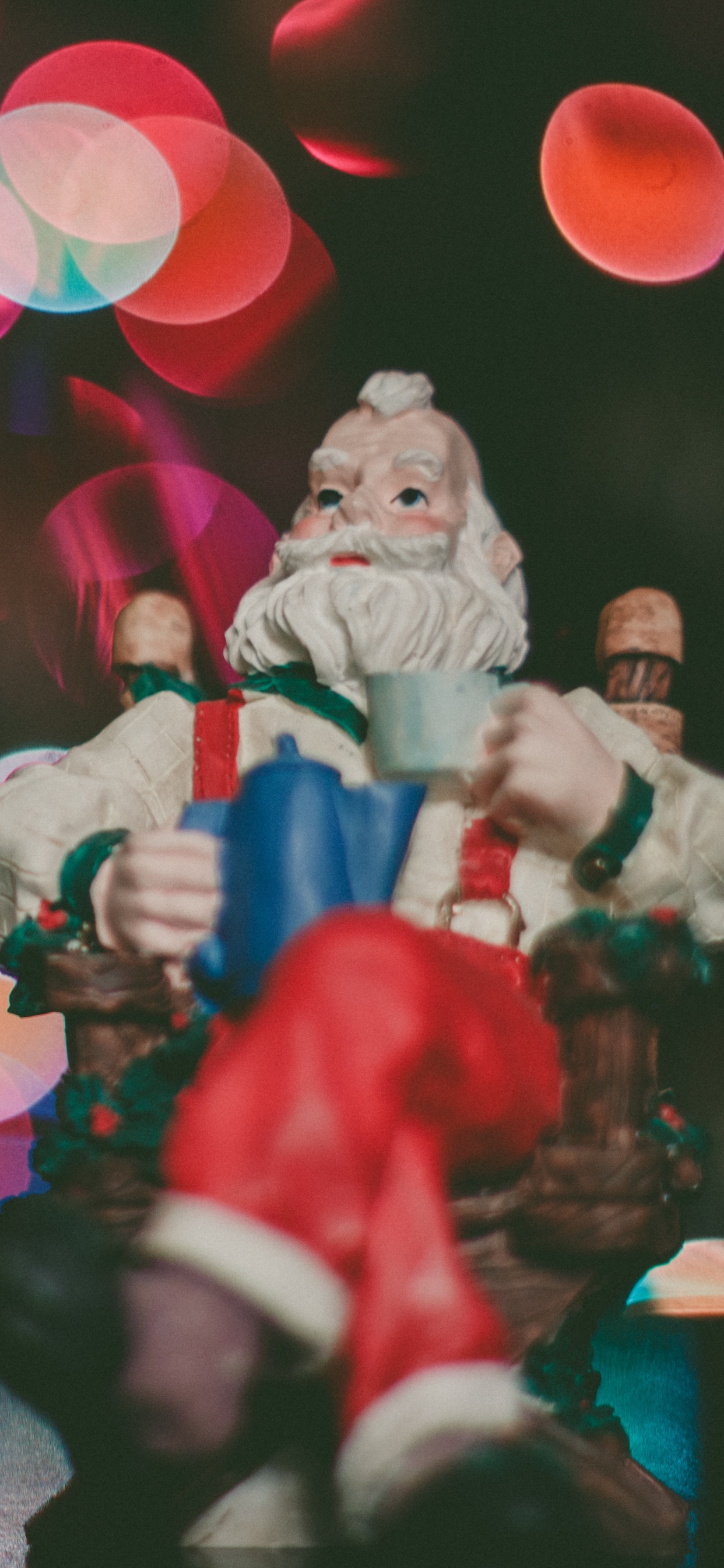 Le Jour De Noël, Santa Claus, Red, Lumière, Éclairage. Wallpaper in 1242x2688 Resolution