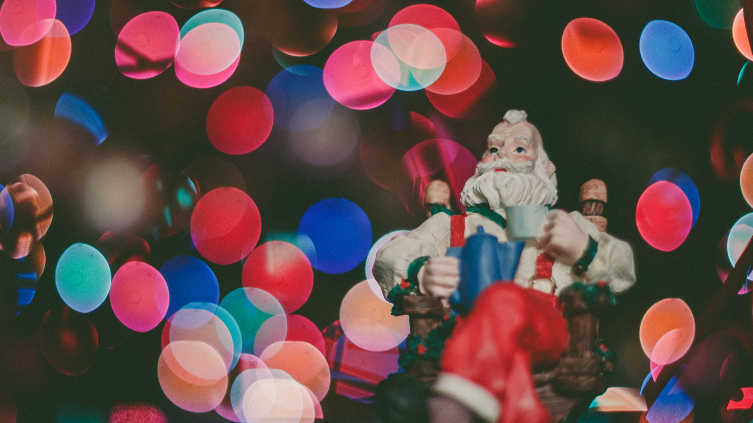 Le Jour De Noël, Santa Claus, Red, Lumière, Éclairage. Wallpaper in 2560x1440 Resolution