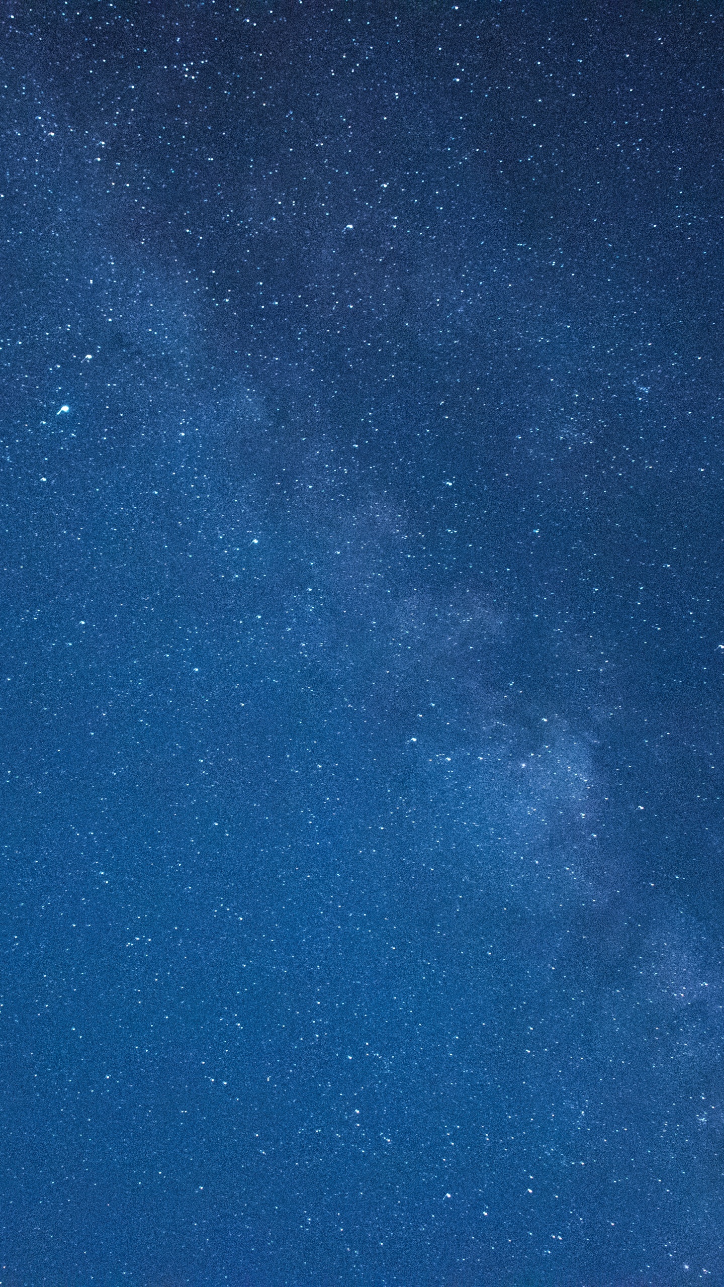 Blauer Himmel Mit Sternen Während Der Nacht. Wallpaper in 1440x2560 Resolution