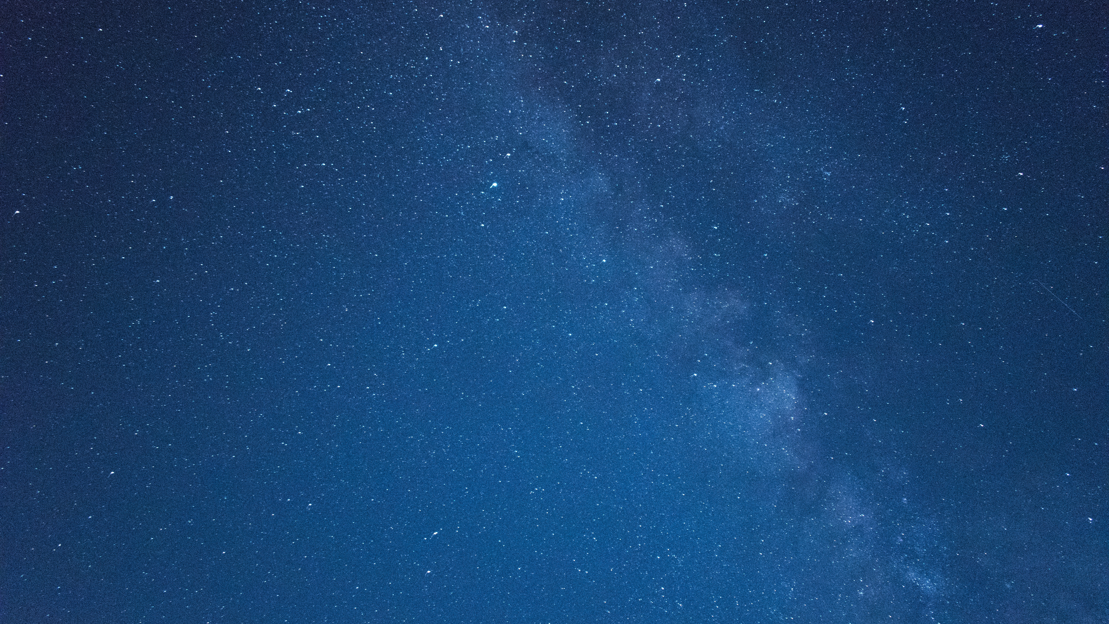Blauer Himmel Mit Sternen Während Der Nacht. Wallpaper in 3840x2160 Resolution