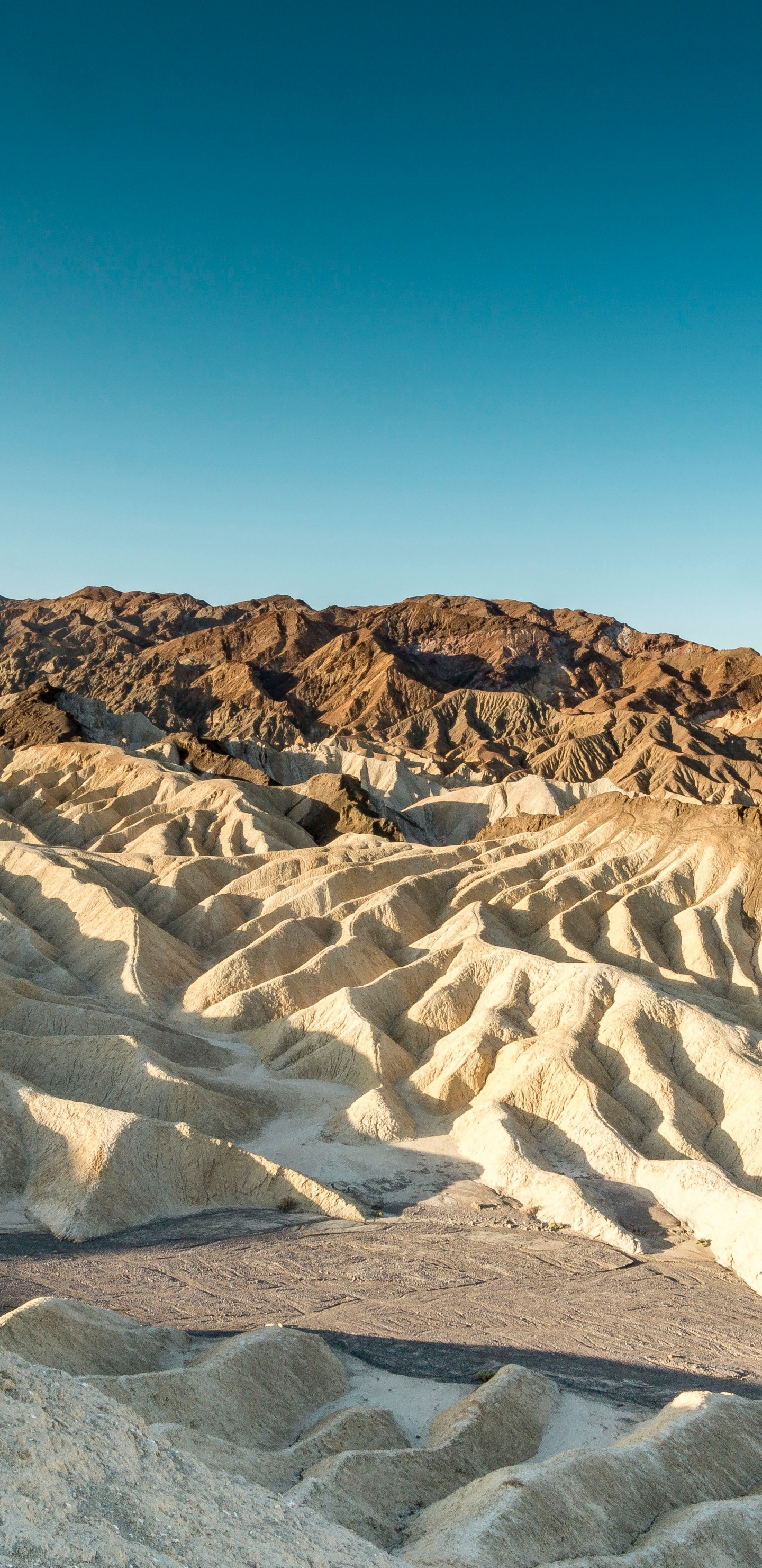 Badlands, Las Formaciones Montañosas, Montaña, Geología, Arena. Wallpaper in 1440x2960 Resolution