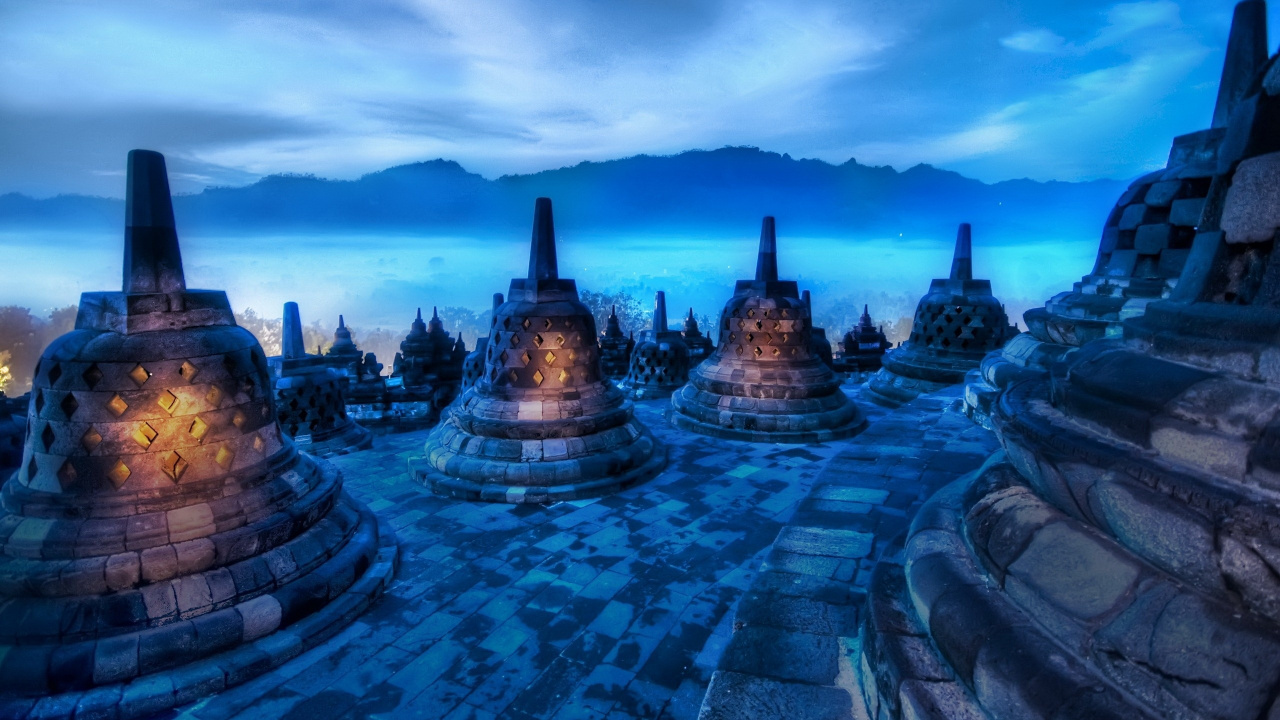 Bâtiment en Béton Marron et Bleu Sous Ciel Bleu. Wallpaper in 1280x720 Resolution