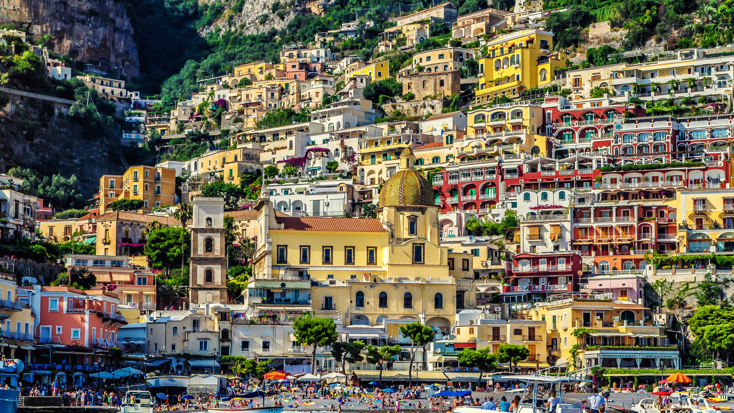 Positano, Stadt, Küste, Tourismus, Dorf. Wallpaper in 2560x1440 Resolution