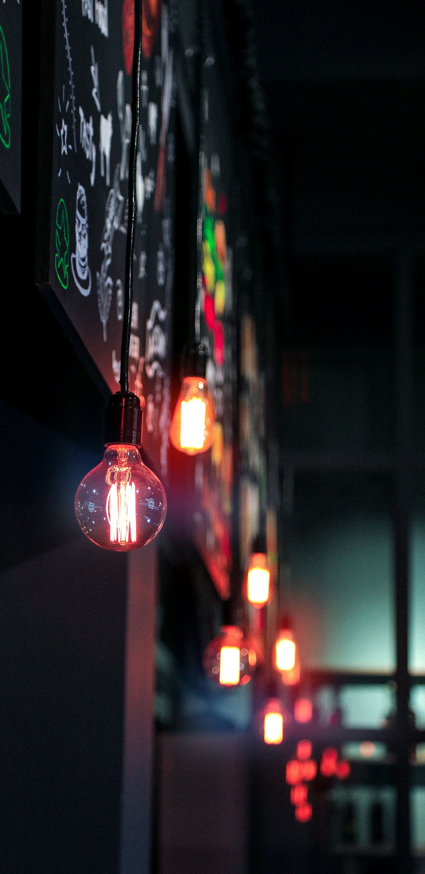 Lámpara Colgante Roja y Blanca. Wallpaper in 1440x2960 Resolution