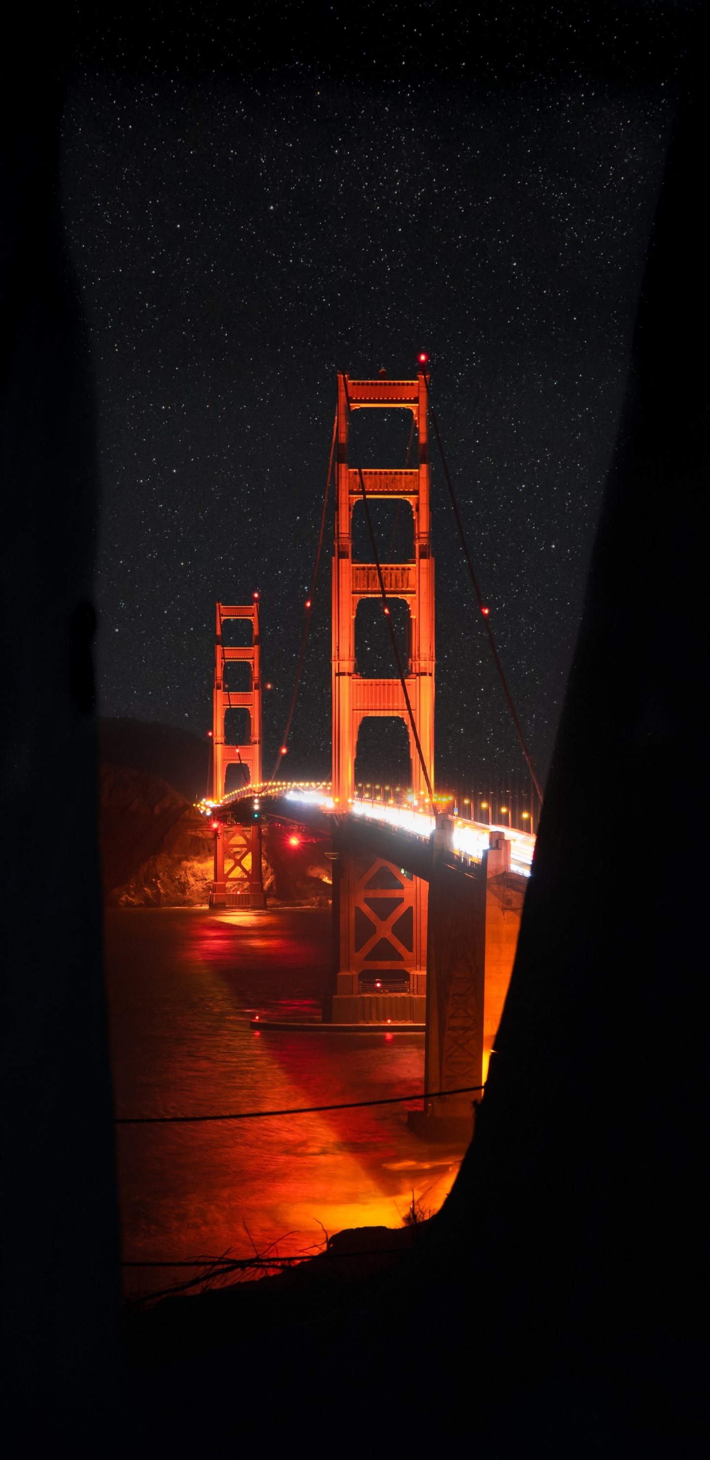 Puente Golden Gate Durante la Noche. Wallpaper in 1440x2960 Resolution