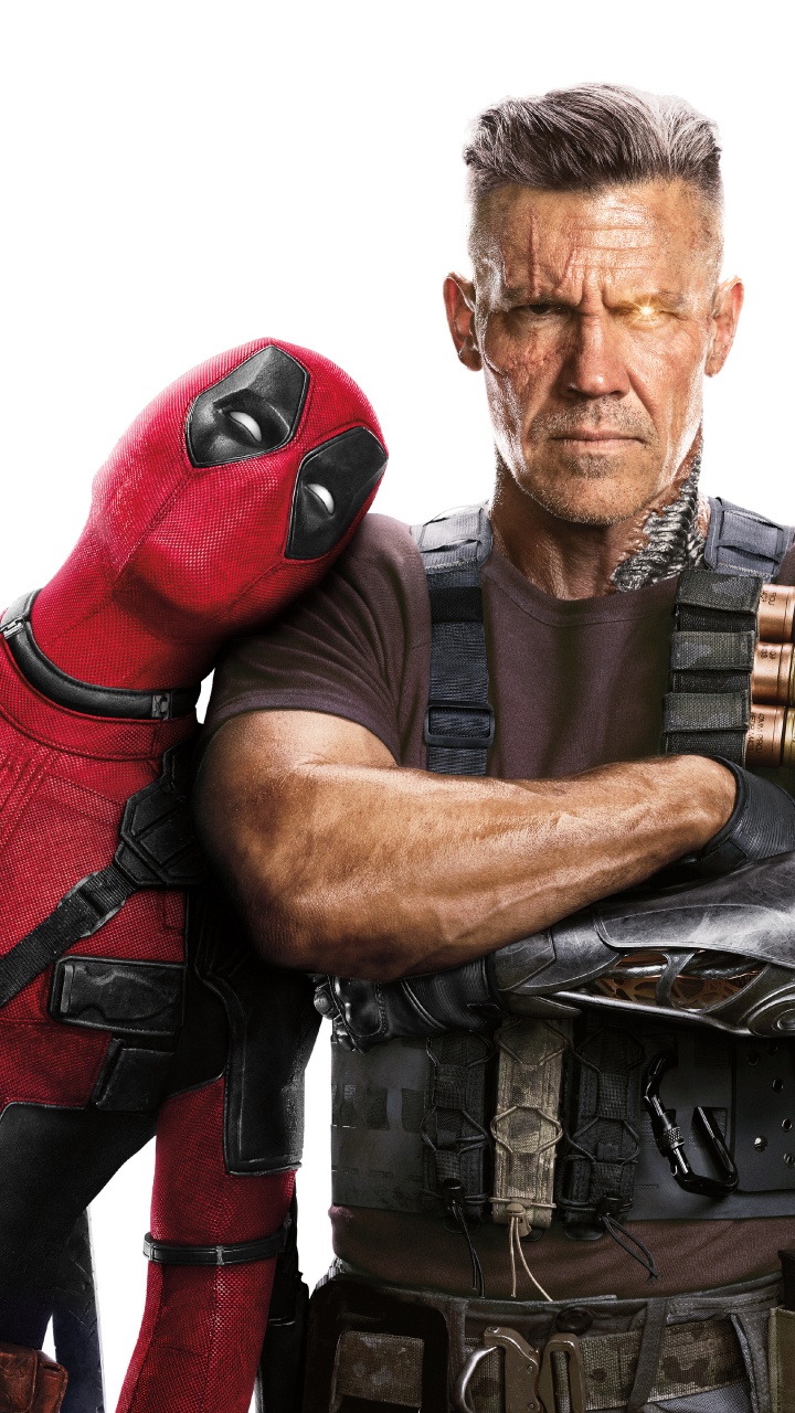 Mann in Brauner Lederweste Neben Frau in Roter Maske. Wallpaper in 720x1280 Resolution