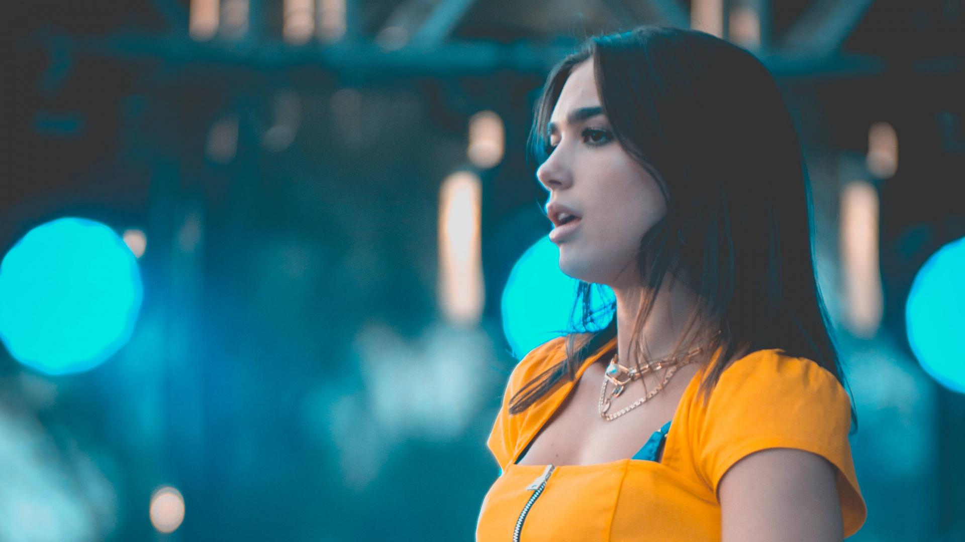 Dua Lipa, Azul, Amarillo, Verde, Belleza. Wallpaper in 1920x1080 Resolution