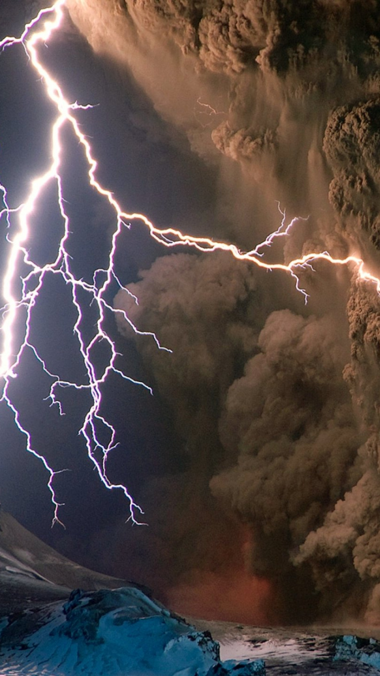 Blaue Und Weiße Meereswellen. Wallpaper in 750x1334 Resolution