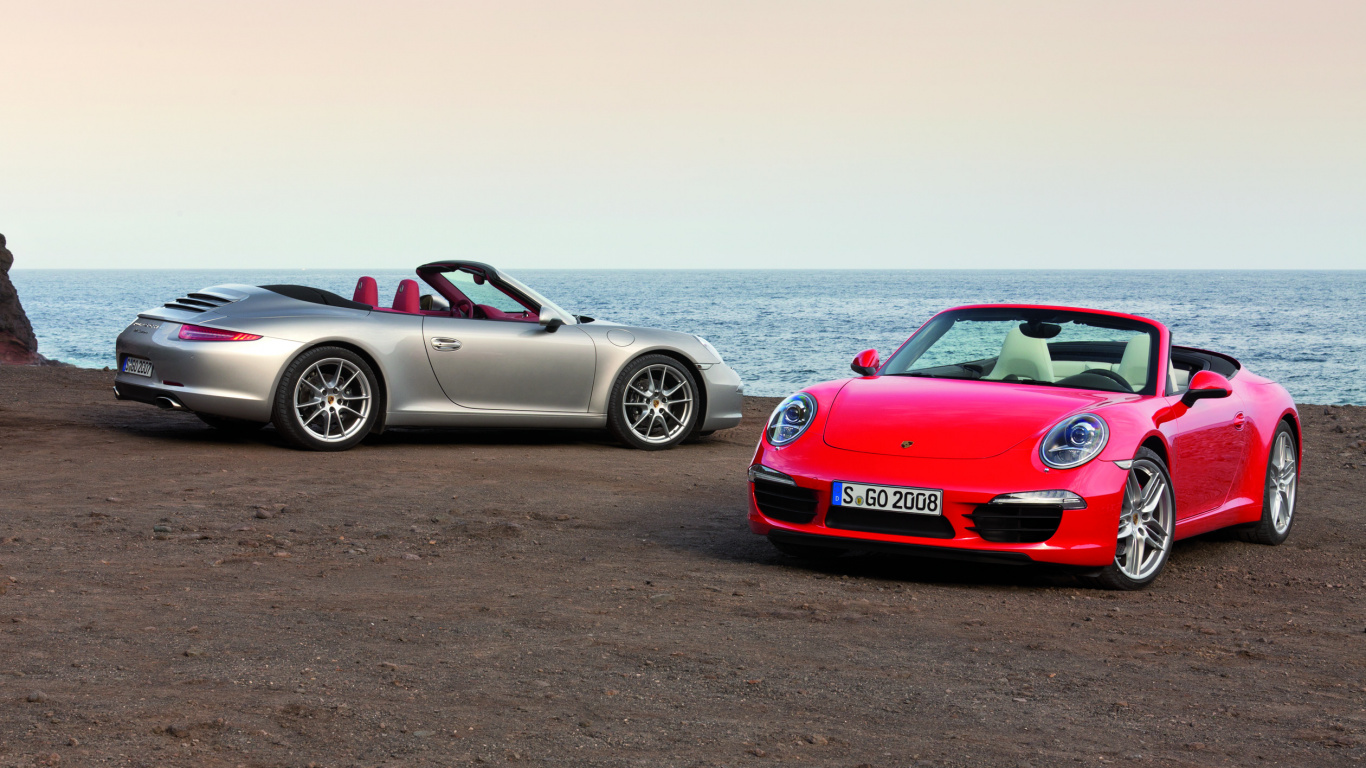 Rotes Bmw Coupe am Strand Tagsüber. Wallpaper in 1366x768 Resolution