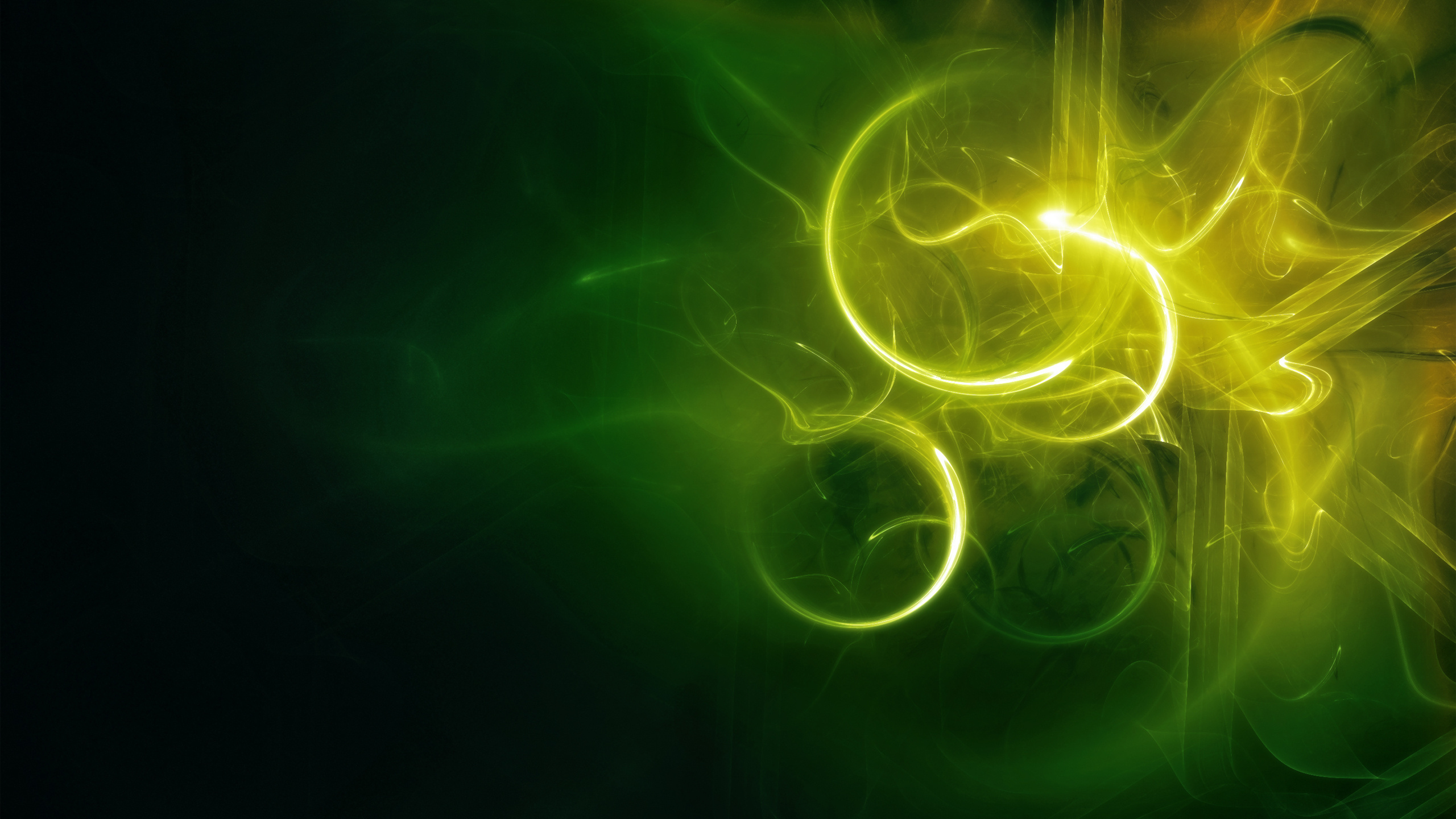 Green and Yellow Light Streaks. Wallpaper in 2560x1440 Resolution