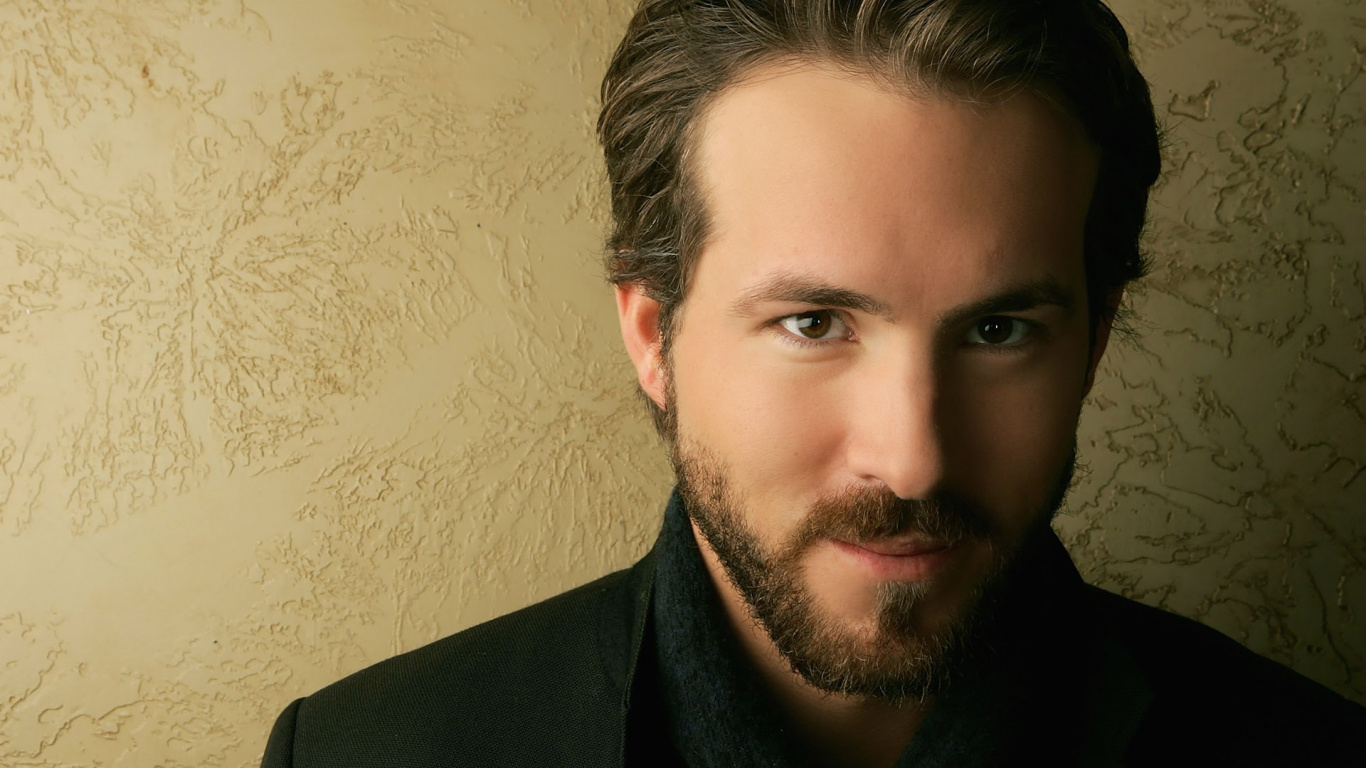 Hombre Con Chaqueta de Traje Negro. Wallpaper in 1366x768 Resolution