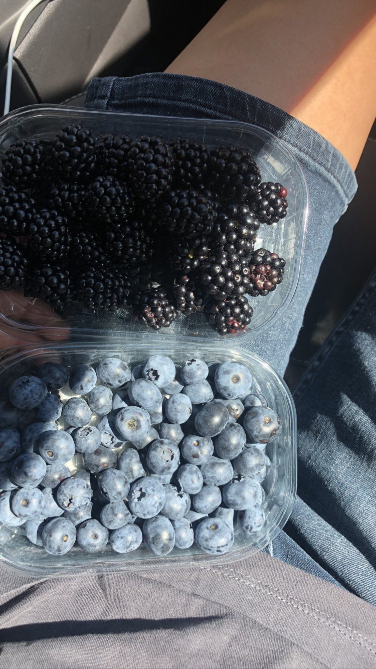 Zutat, Jeans, Zutaten, Nagel, Berry. Wallpaper in 750x1334 Resolution