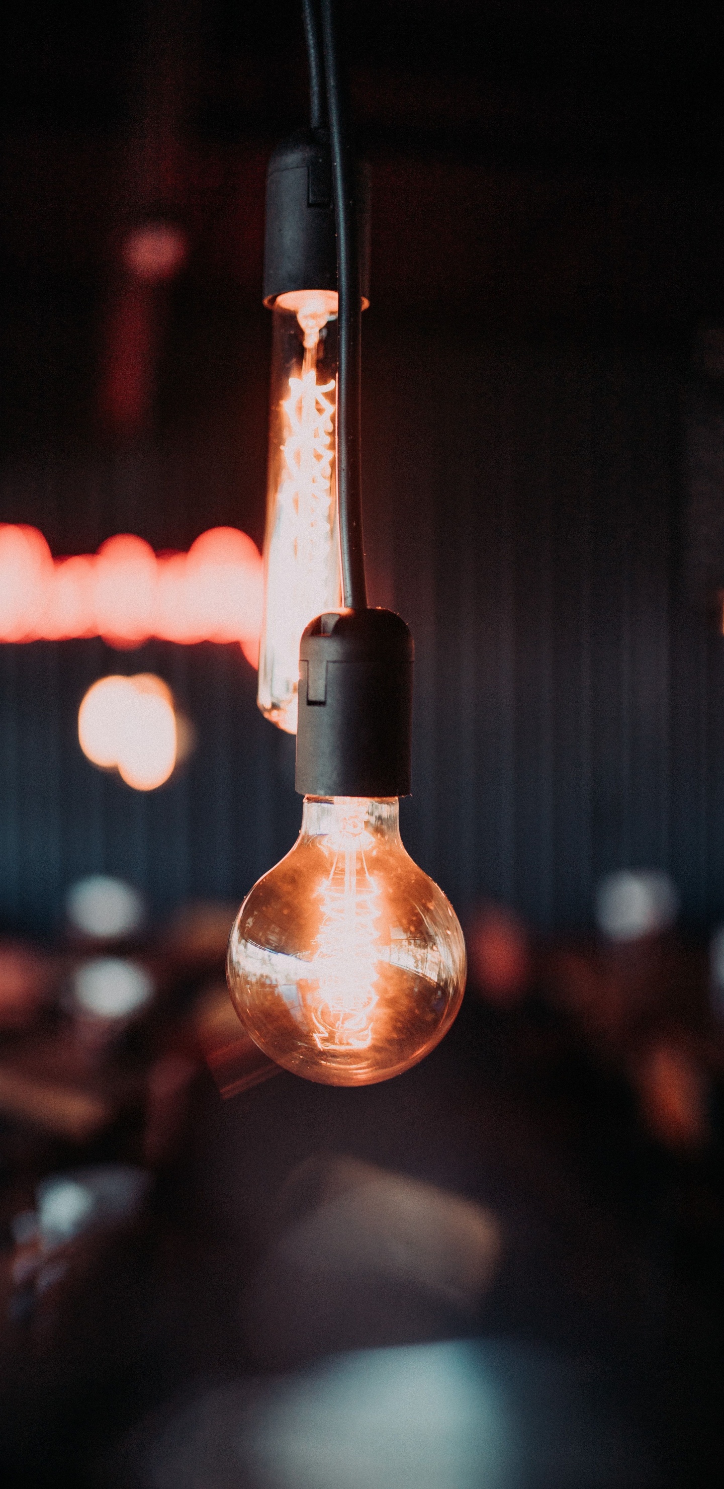 Ampoule Marron Dans L'objectif à Basculement. Wallpaper in 1440x2960 Resolution
