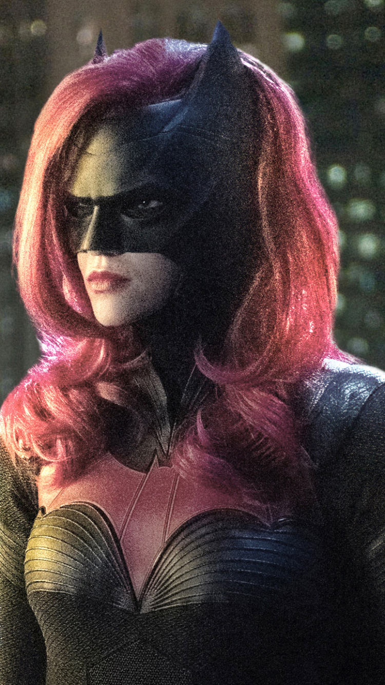 Mujer en Camisa Negra de Manga Larga Con Pelo Rojo. Wallpaper in 750x1334 Resolution