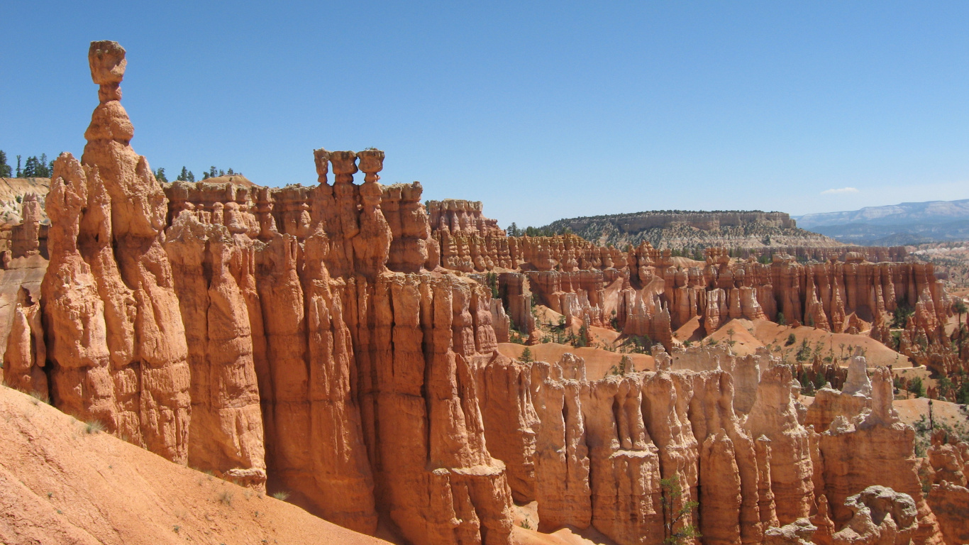 Brown Rock Formation Under Blue Sky During Daytime. Wallpaper in 1366x768 Resolution