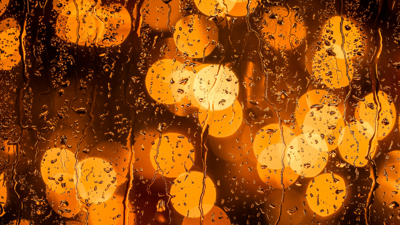 Wassertropfen Auf Glas Während Der Nacht. Wallpaper in 1280x720 Resolution