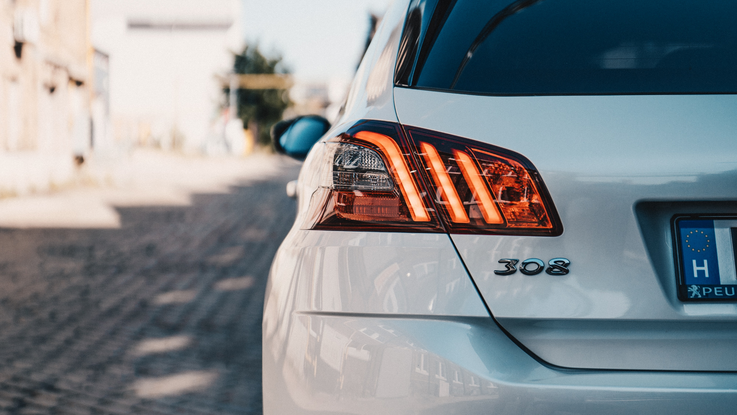 White Car on Road During Daytime. Wallpaper in 2560x1440 Resolution